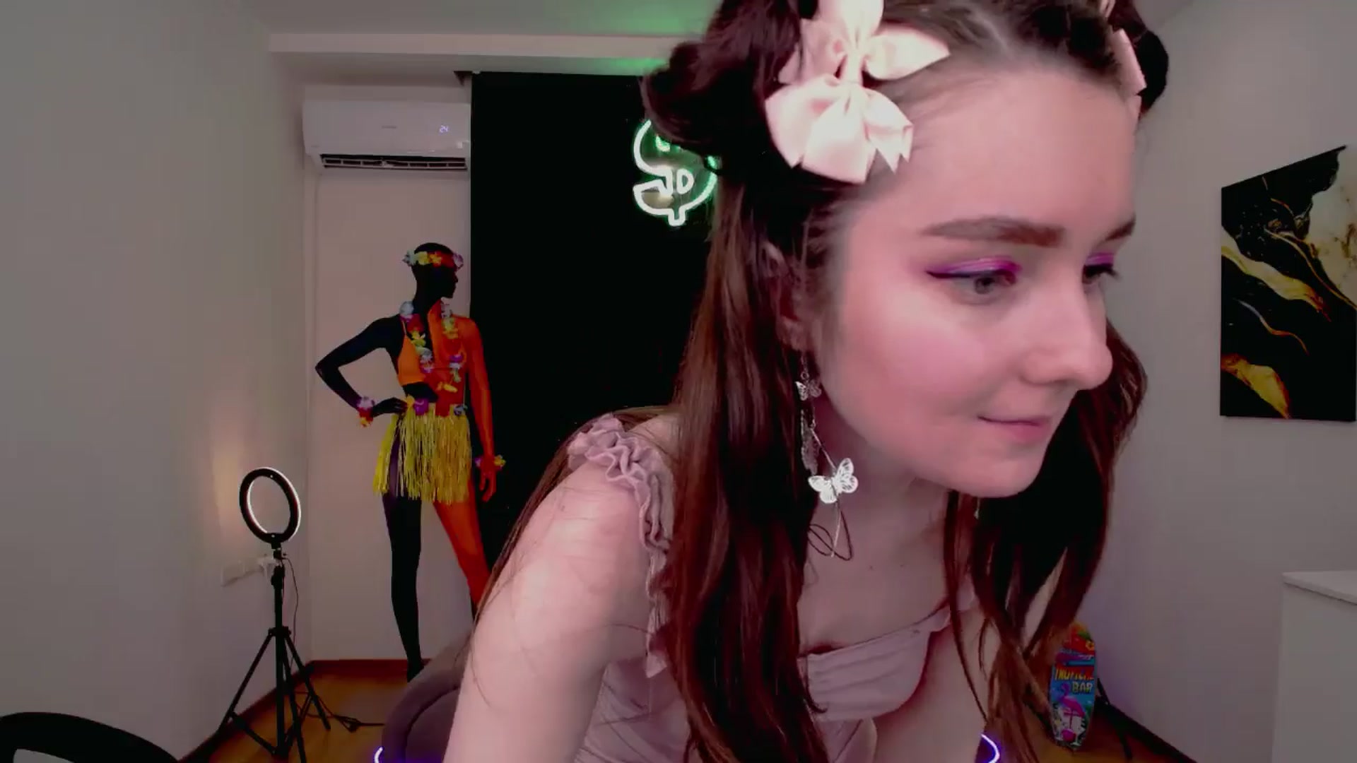 Gallery image thumbnail from Milim_Nava's myfreecams stream on, 08/28/2024, 12:11 image 7 of 20