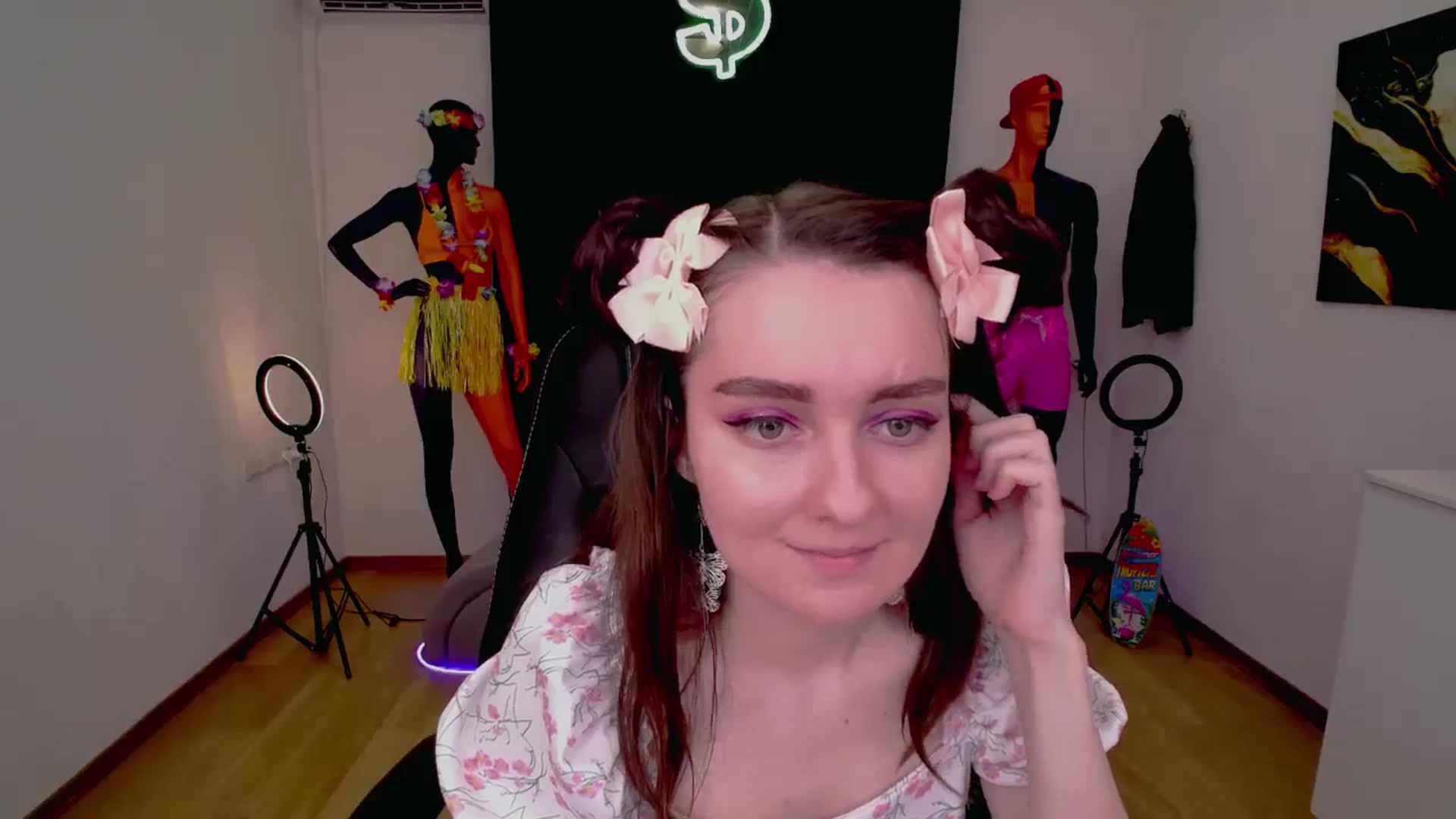 Gallery image thumbnail from Milim_Nava's myfreecams stream on, 08/28/2024, 12:11 image 16 of 20