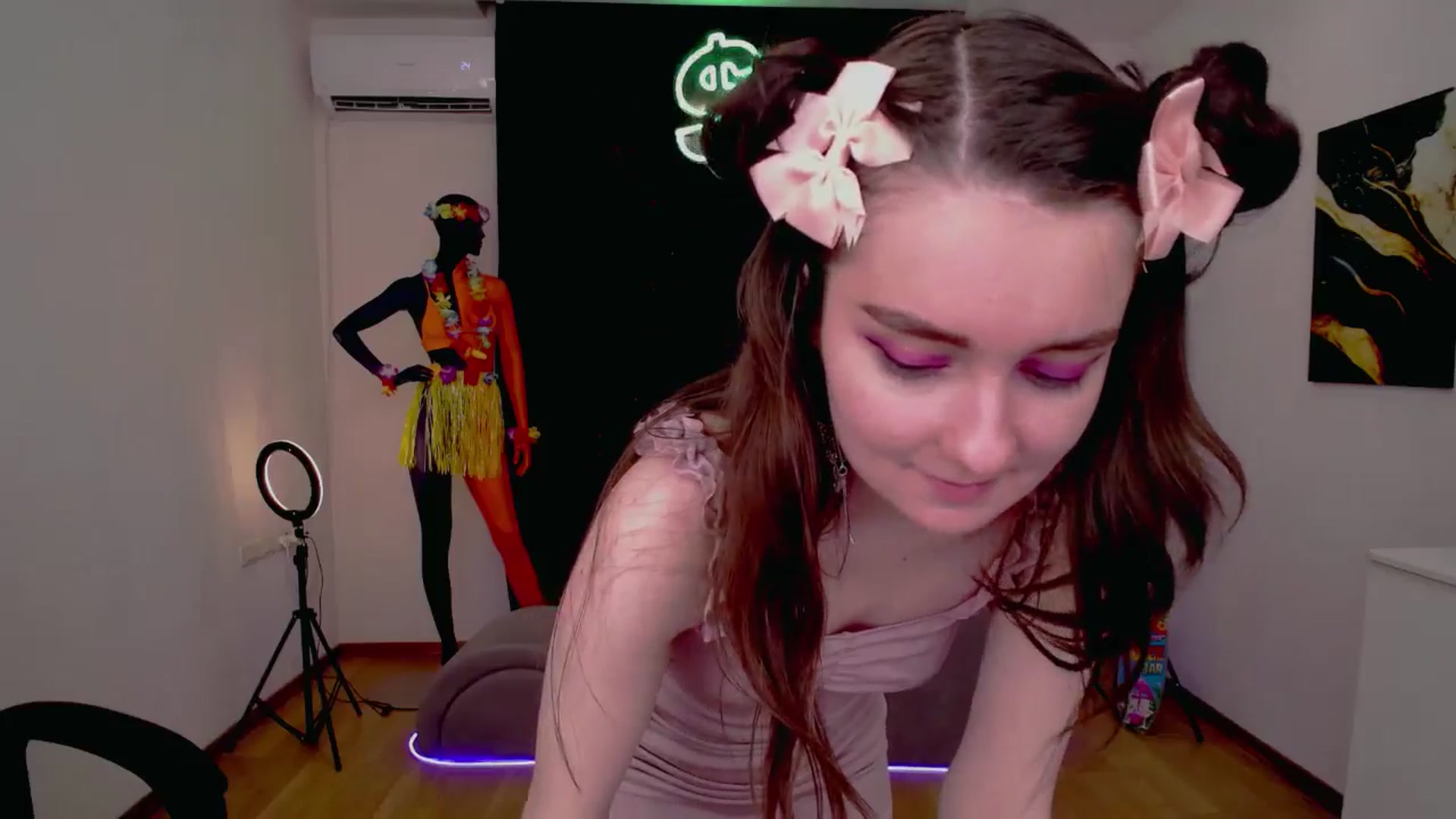 Gallery image thumbnail from Milim_Nava's myfreecams stream on, 08/28/2024, 12:11 image 5 of 20