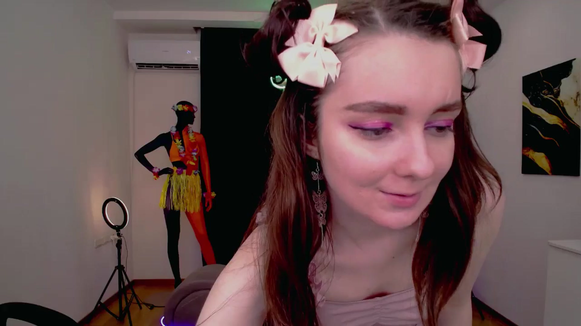 Gallery image thumbnail from Milim_Nava's myfreecams stream on, 08/28/2024, 12:11 image 6 of 20