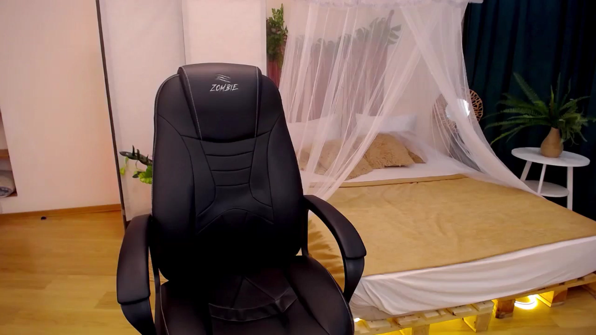 Gallery image thumbnail from Milim_Nava's myfreecams stream on, 08/31/2024, 21:26 image 19 of 20