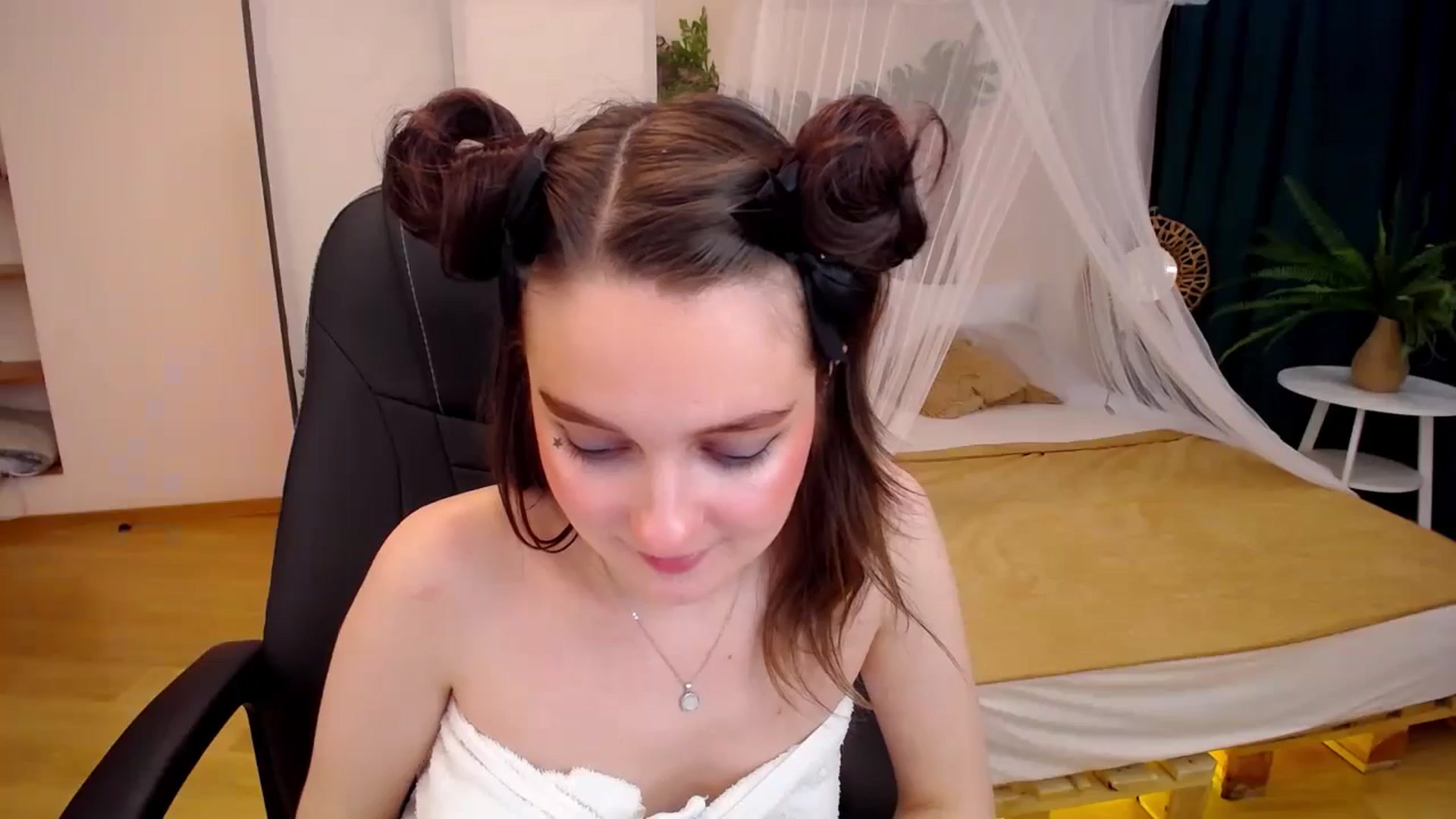 Gallery image thumbnail from Milim_Nava's myfreecams stream on, 09/06/2024, 07:15 image 10 of 20