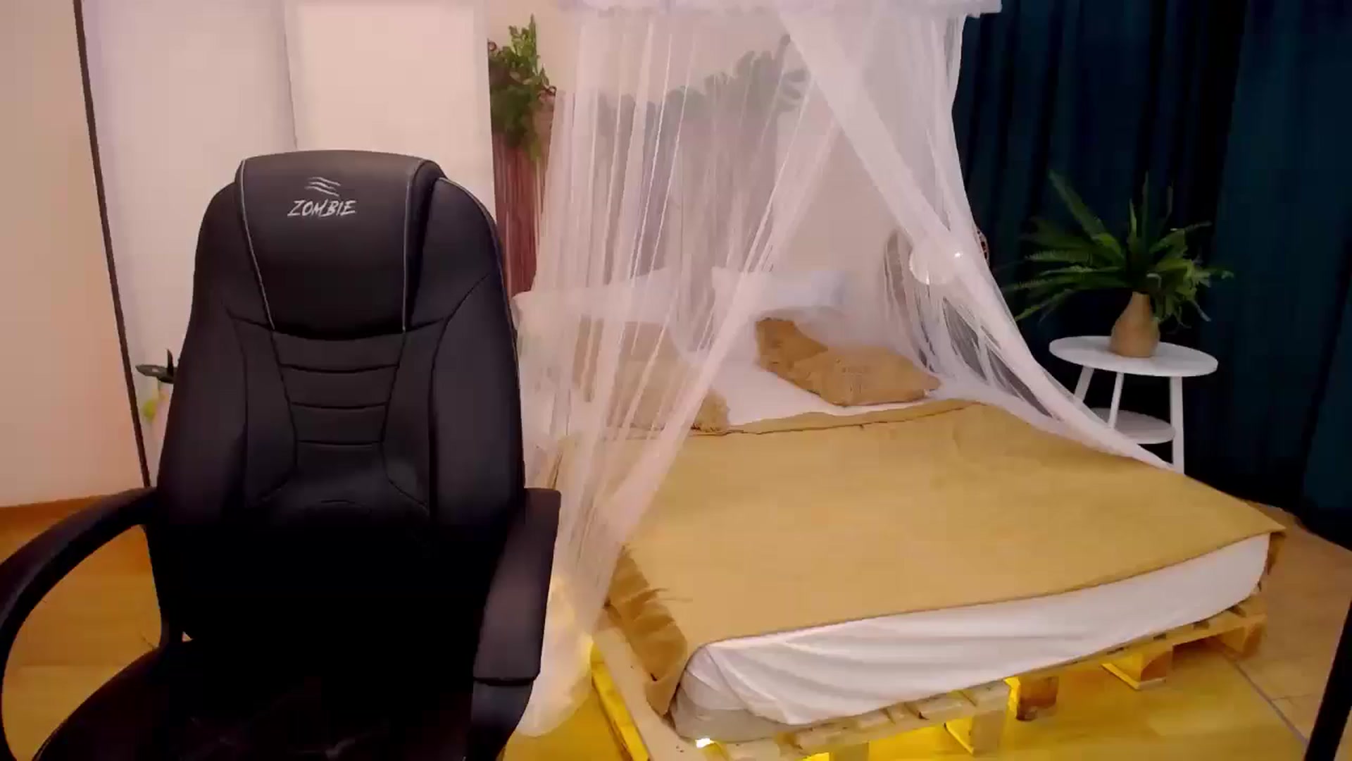 Gallery image thumbnail from Milim_Nava's myfreecams stream on, 09/07/2024, 10:01 image 10 of 20
