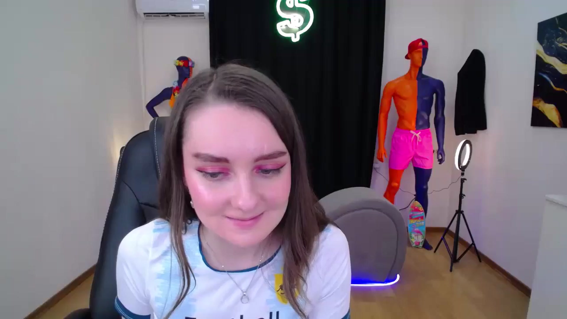 Gallery image thumbnail from Milim_Nava's myfreecams stream on, 09/10/2024, 17:23 image 20 of 20
