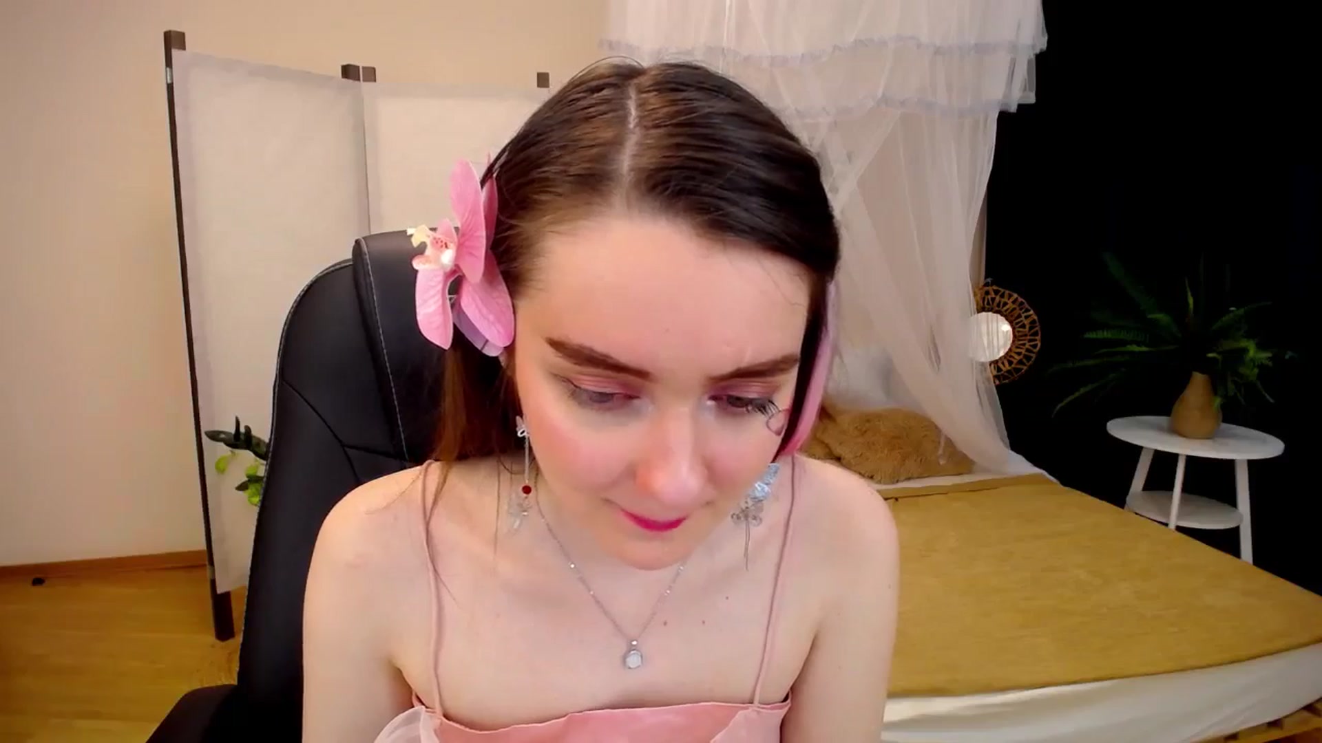 Gallery image thumbnail from Milim_Nava's myfreecams stream on, 09/14/2024, 19:05 image 9 of 20