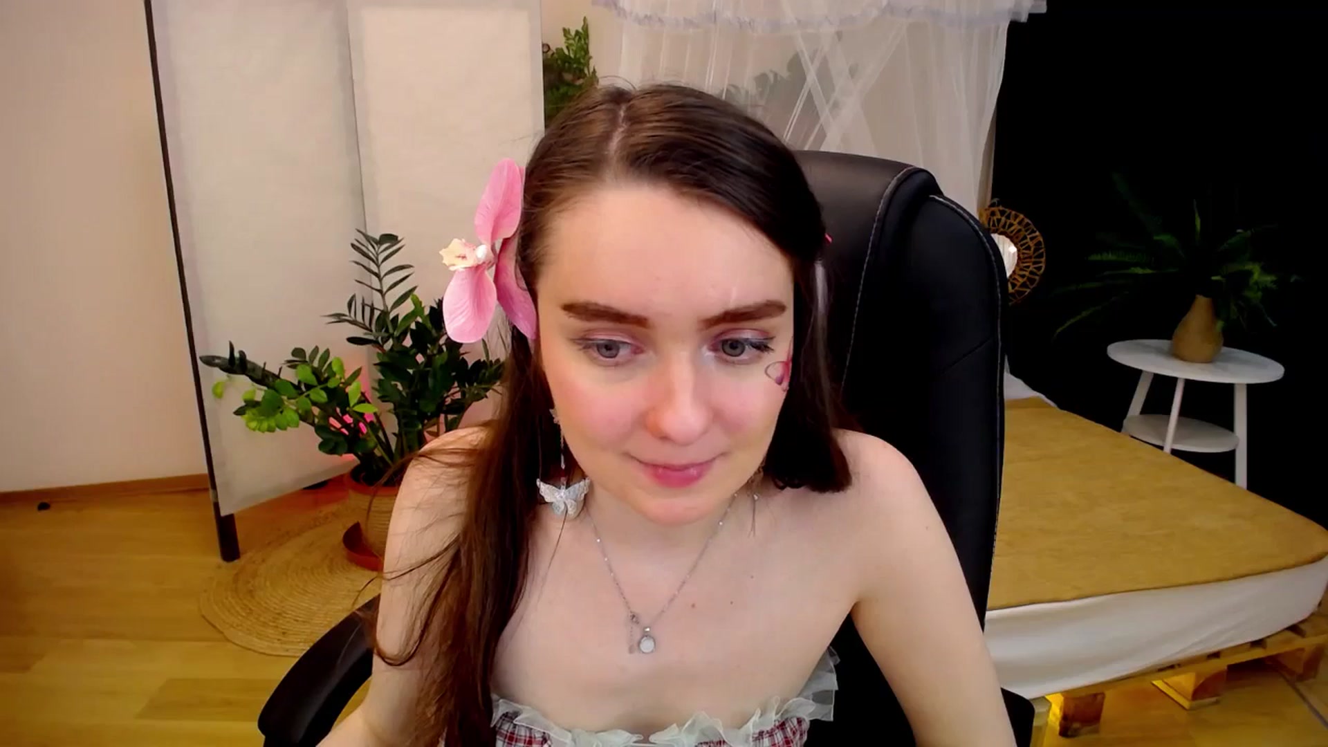 Gallery image thumbnail from Milim_Nava's myfreecams stream on, 09/15/2024, 24:25 image 3 of 20