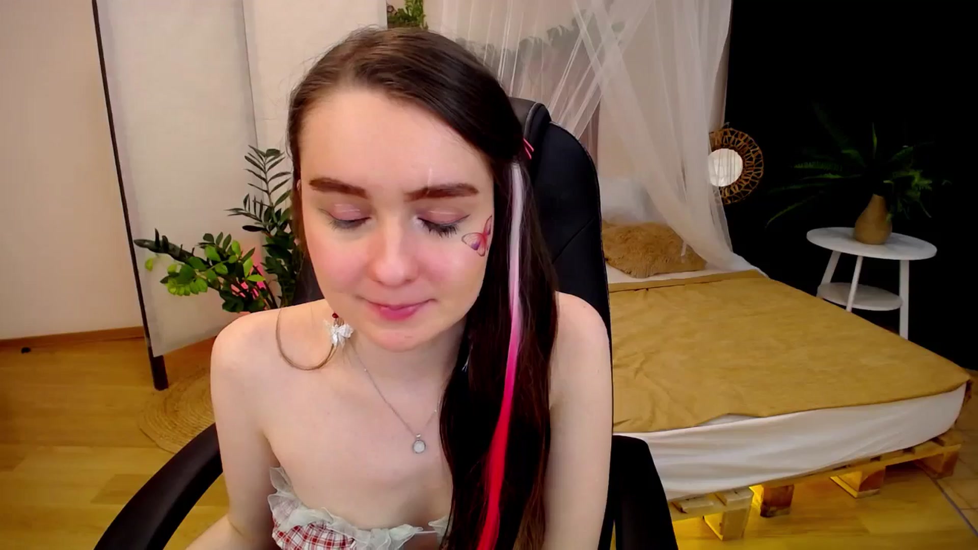 Gallery image thumbnail from Milim_Nava's myfreecams stream on, 09/15/2024, 24:25 image 19 of 20