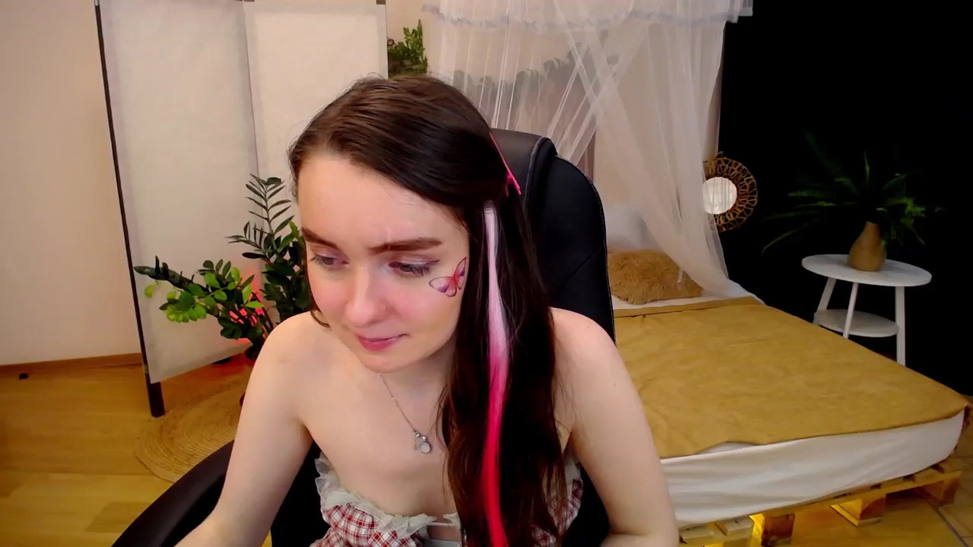 Gallery image thumbnail from Milim_Nava's myfreecams stream on, 09/15/2024, 24:25 image 17 of 20