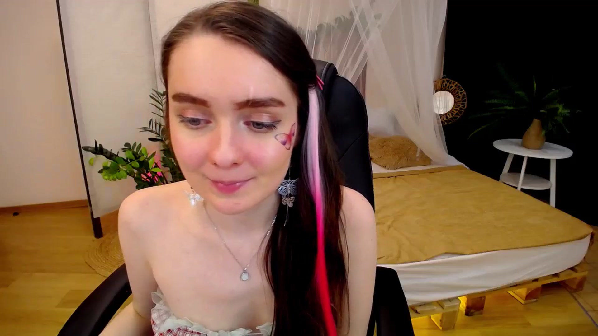 Gallery image thumbnail from Milim_Nava's myfreecams stream on, 09/15/2024, 24:25 image 20 of 20