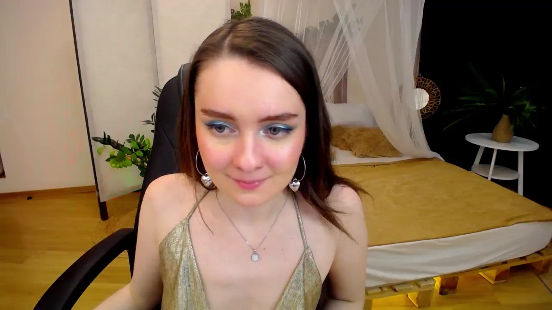 Gallery image thumbnail from Milim_Nava's myfreecams stream on, 09/16/2024, 24:02 image 6 of 20