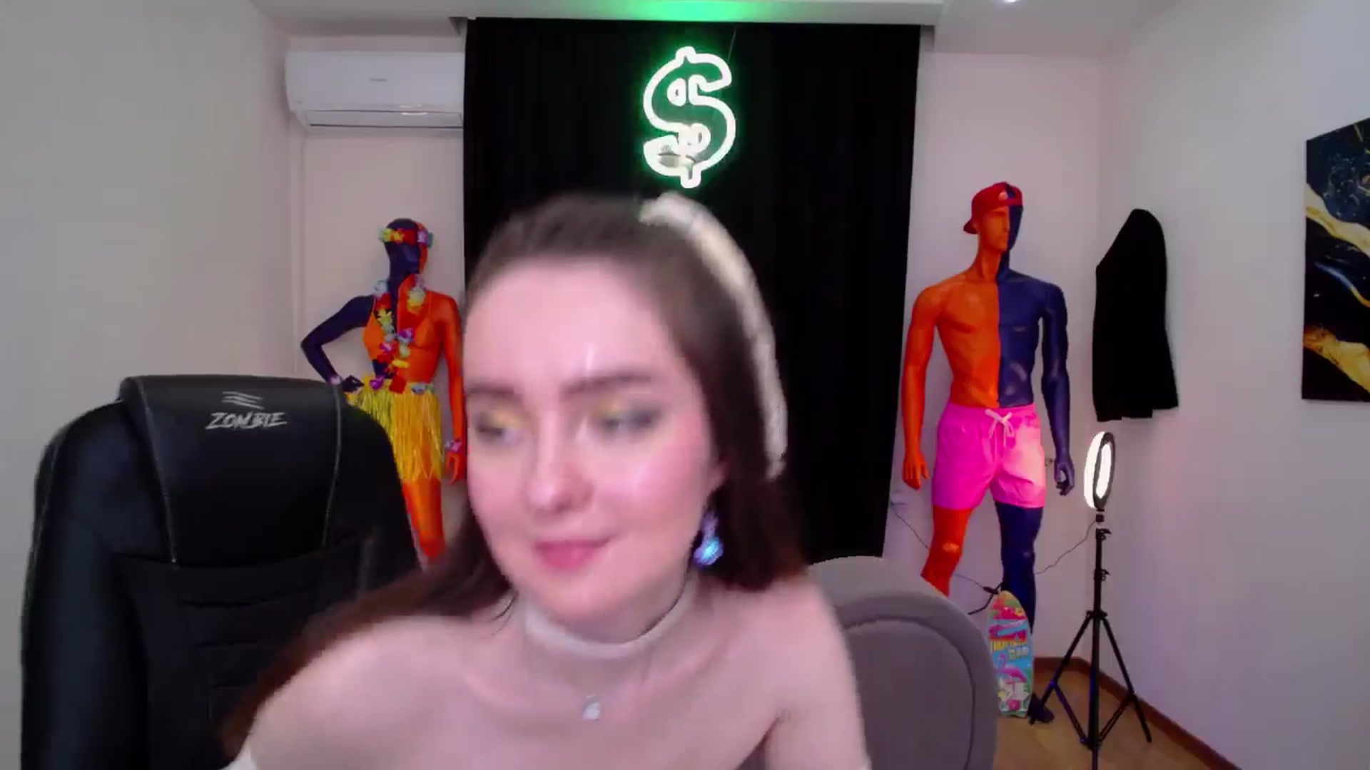 Gallery image thumbnail from Milim_Nava's myfreecams stream on, 09/16/2024, 18:47 image 5 of 20