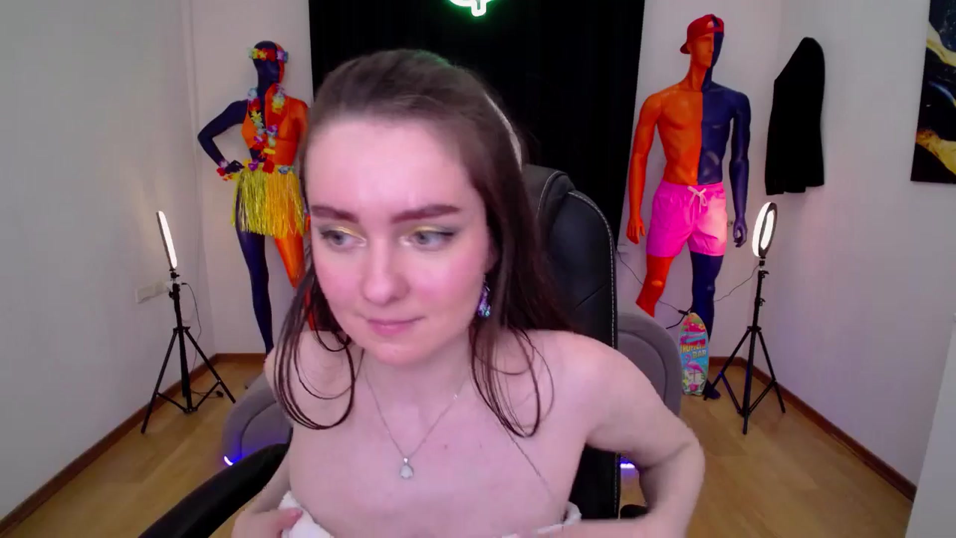 Gallery image thumbnail from Milim_Nava's myfreecams stream on, 09/17/2024, 04:25 image 11 of 20