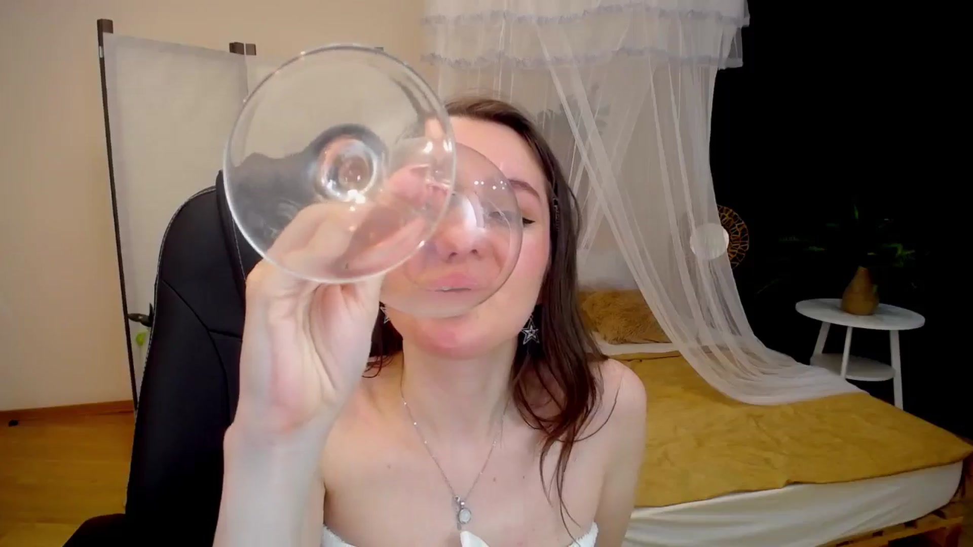 Gallery image thumbnail from Milim_Nava's myfreecams stream on, 09/18/2024, 17:42 image 17 of 20