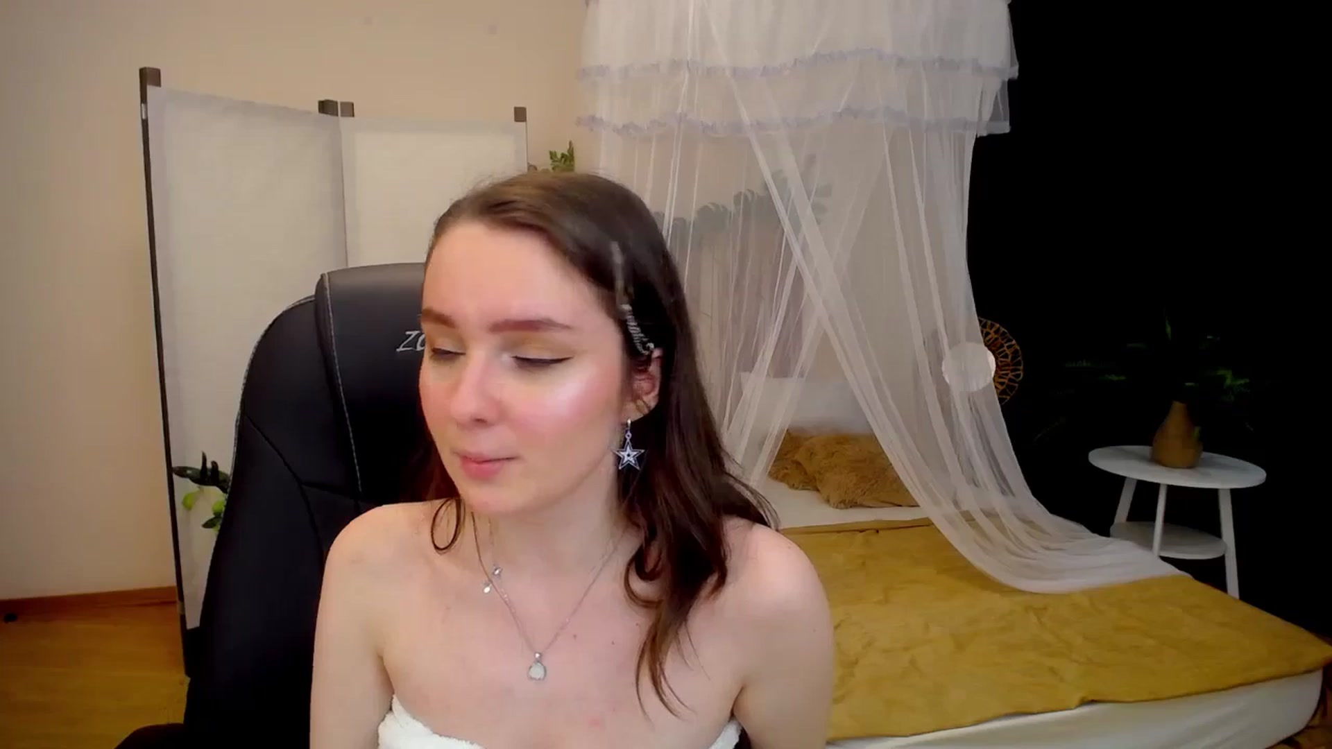 Gallery image thumbnail from Milim_Nava's myfreecams stream on, 09/18/2024, 17:42 image 11 of 20