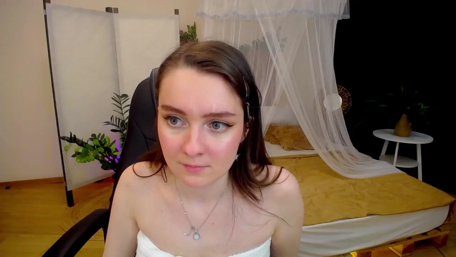 Gallery image thumbnail from Milim_Nava's myfreecams stream on, 09/18/2024, 17:42 image 15 of 20