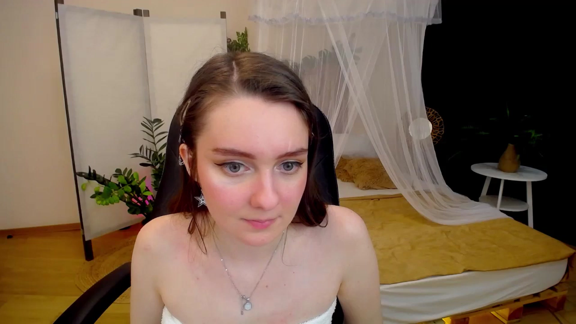Gallery image thumbnail from Milim_Nava's myfreecams stream on, 09/18/2024, 17:42 image 16 of 20