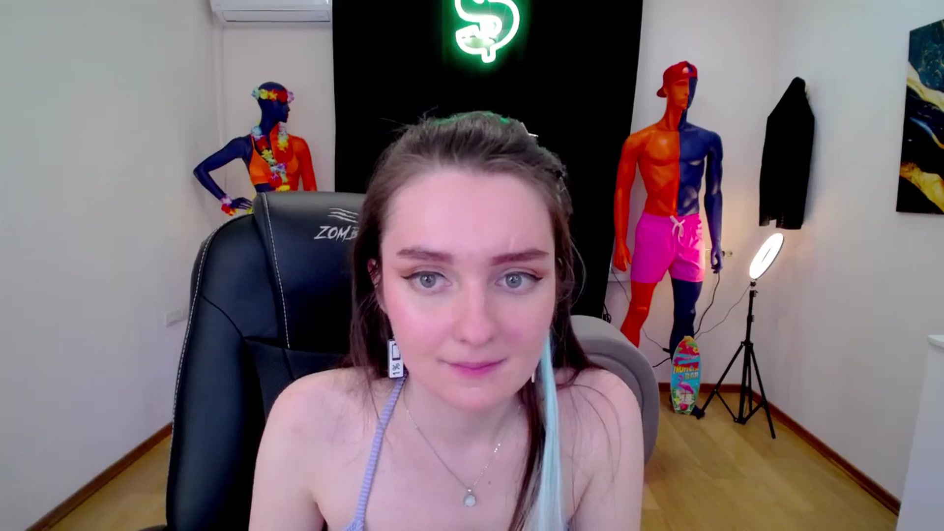 Gallery image thumbnail from Milim_Nava's myfreecams stream on, 09/20/2024, 11:13 image 14 of 20