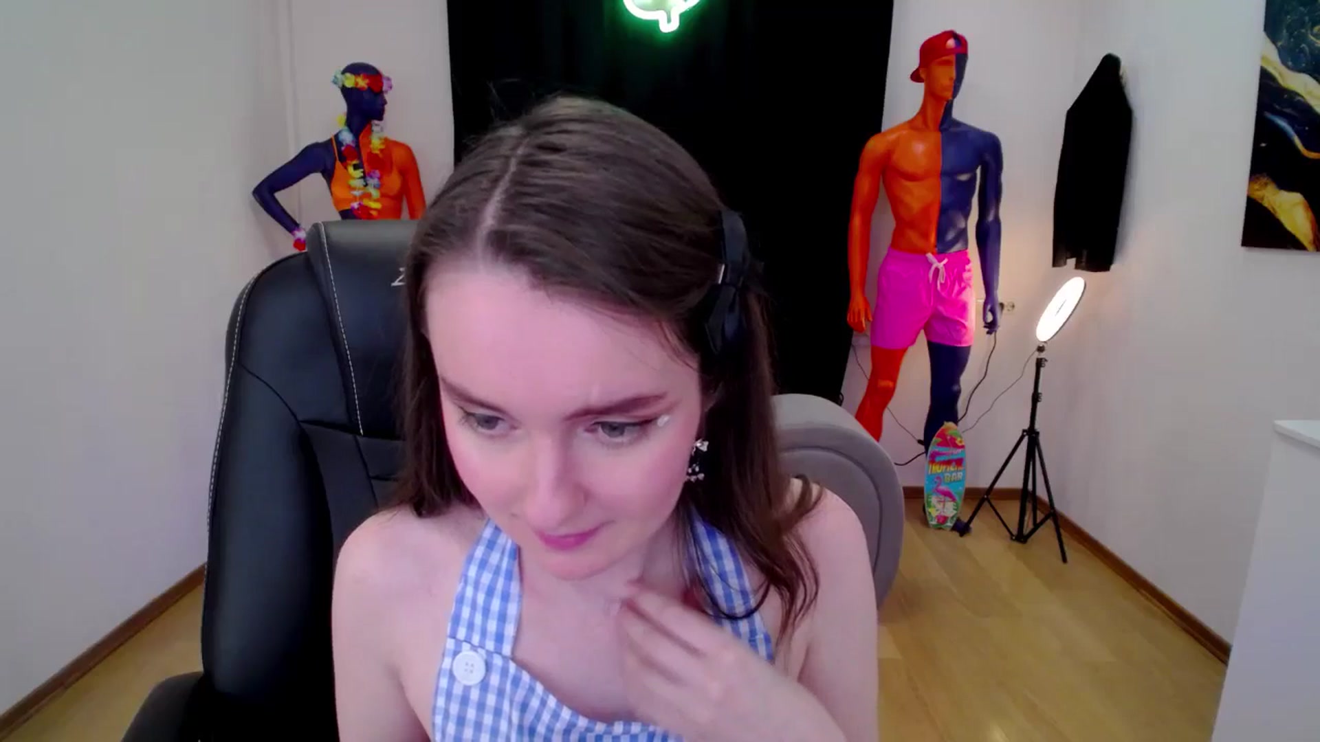 Gallery image thumbnail from Milim_Nava's myfreecams stream on, 09/25/2024, 24:32 image 5 of 20