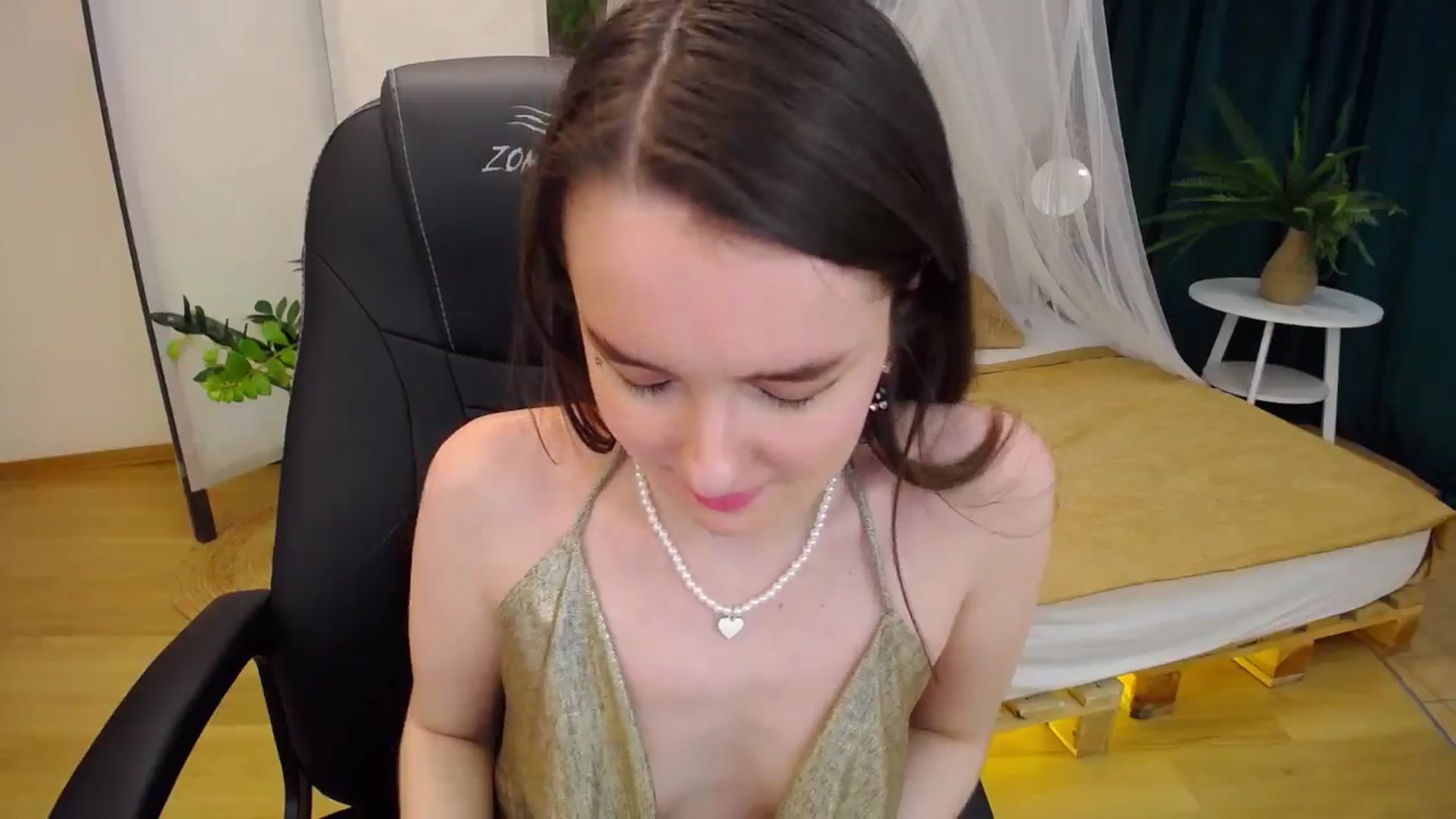 Gallery image thumbnail from Milim_Nava's myfreecams stream on, 09/26/2024, 24:18 image 15 of 20