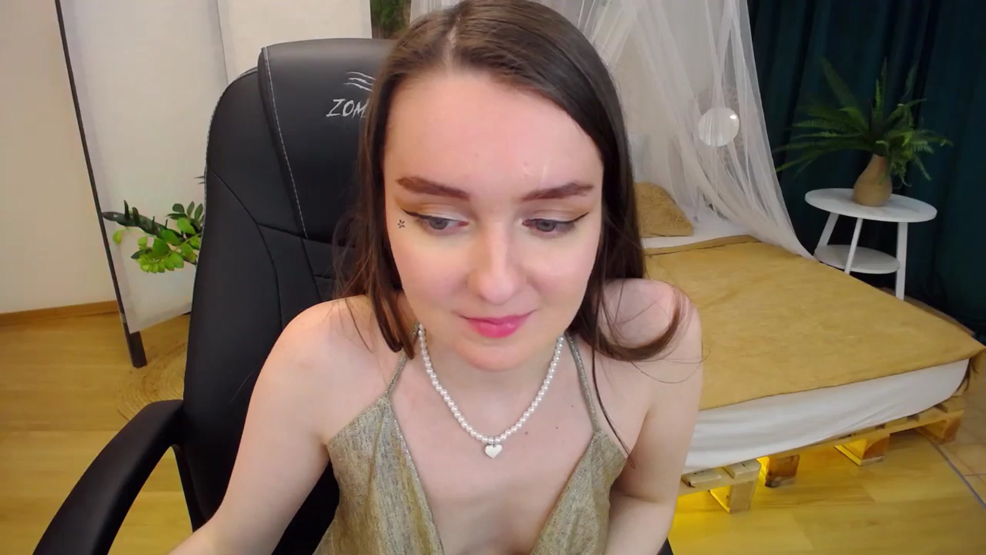 Gallery image thumbnail from Milim_Nava's myfreecams stream on, 09/26/2024, 24:18 image 16 of 20