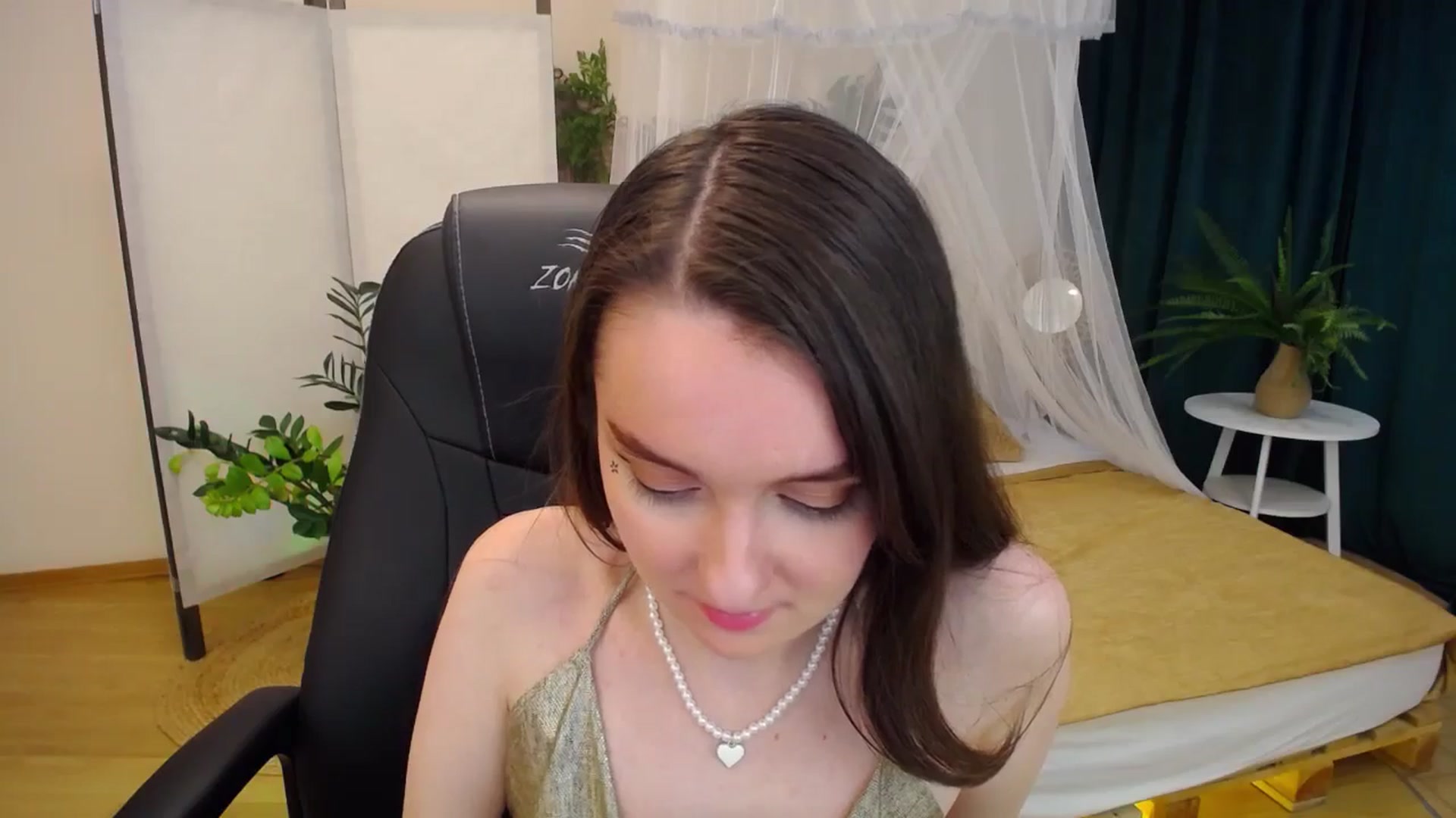 Gallery image thumbnail from Milim_Nava's myfreecams stream on, 09/26/2024, 24:18 image 14 of 20