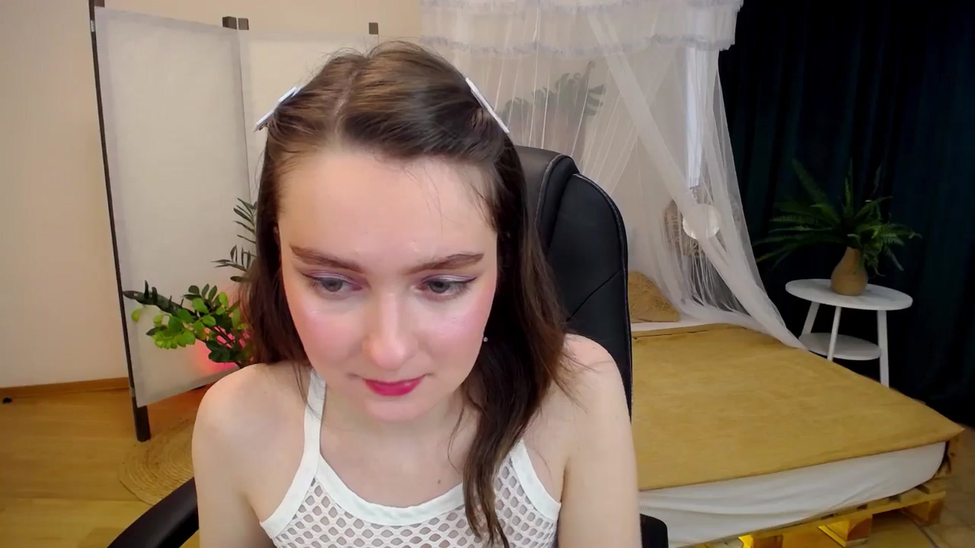 Gallery image thumbnail from Milim_Nava's myfreecams stream on, 09/27/2024, 10:37 image 8 of 20