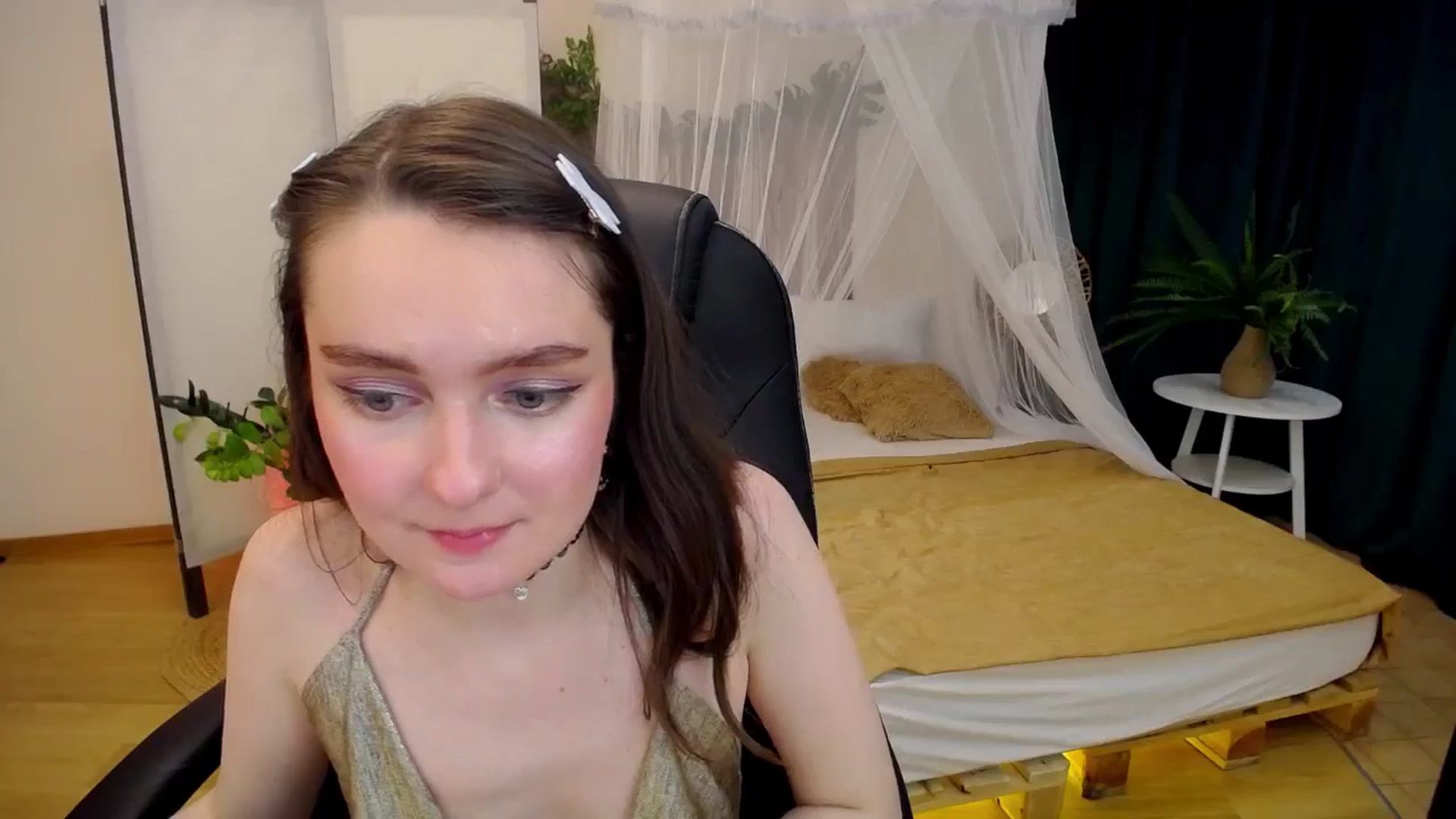 Gallery image thumbnail from Milim_Nava's myfreecams stream on, 09/27/2024, 16:13 image 10 of 20