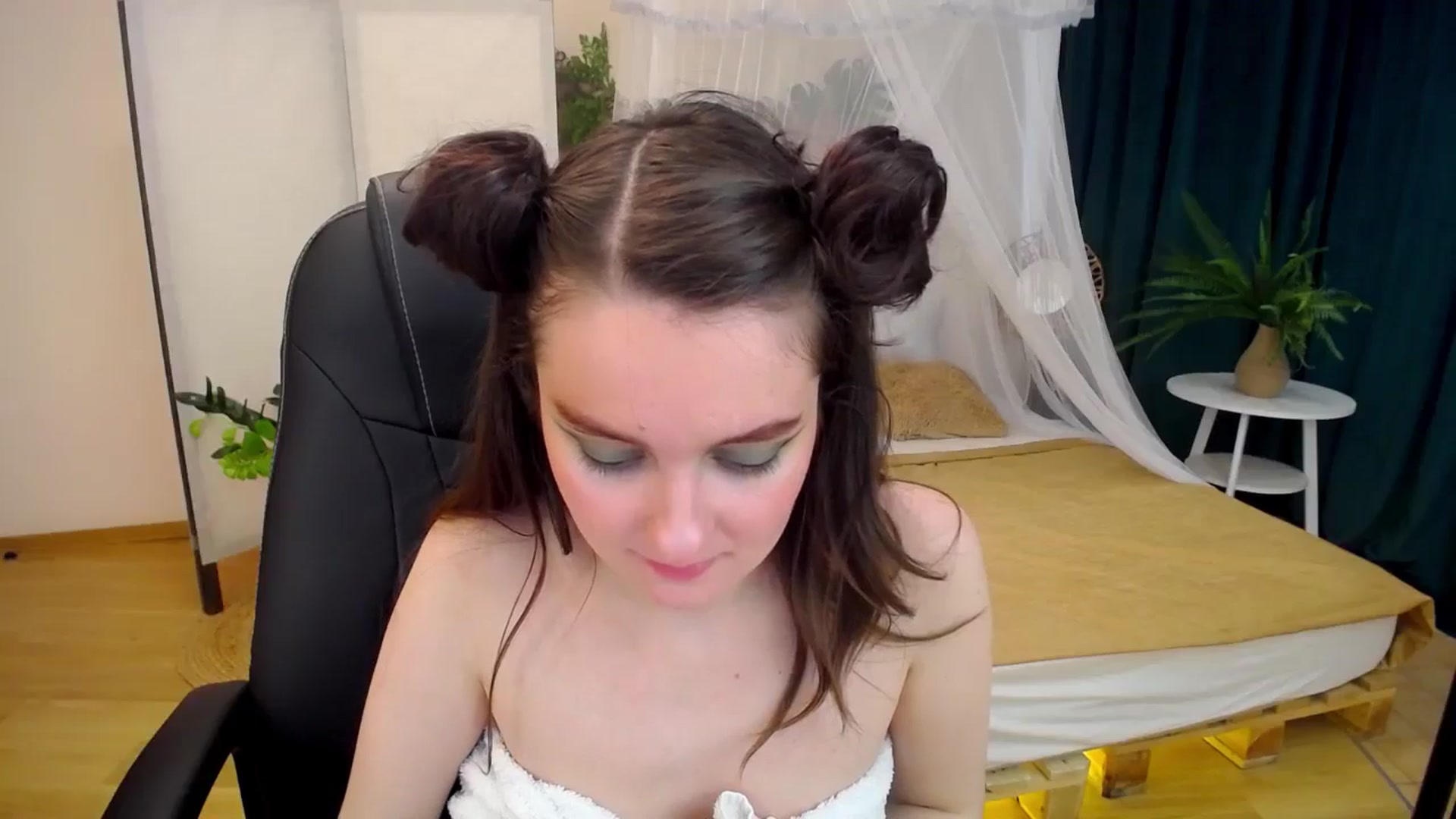 Gallery image thumbnail from Milim_Nava's myfreecams stream on, 09/28/2024, 09:53 image 13 of 20
