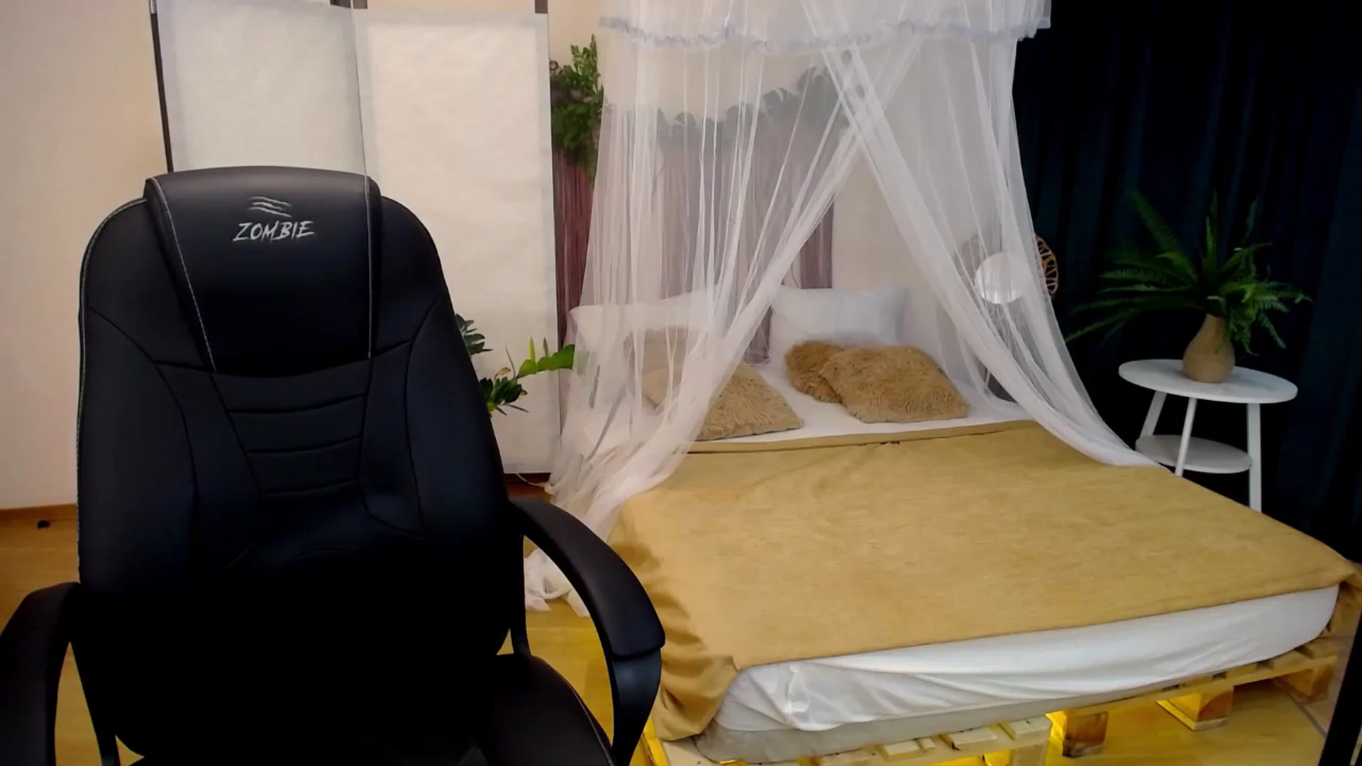 Gallery image thumbnail from Milim_Nava's myfreecams stream on, 10/03/2024, 19:31 image 17 of 20