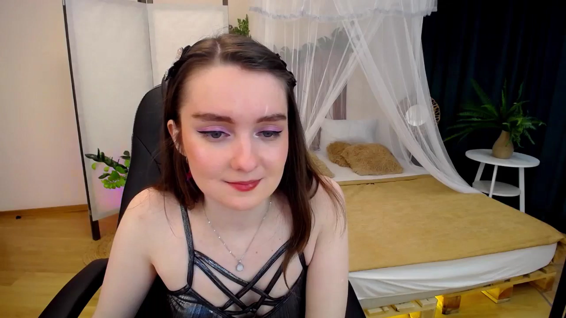Gallery image thumbnail from Milim_Nava's myfreecams stream on, 10/03/2024, 19:31 image 19 of 20