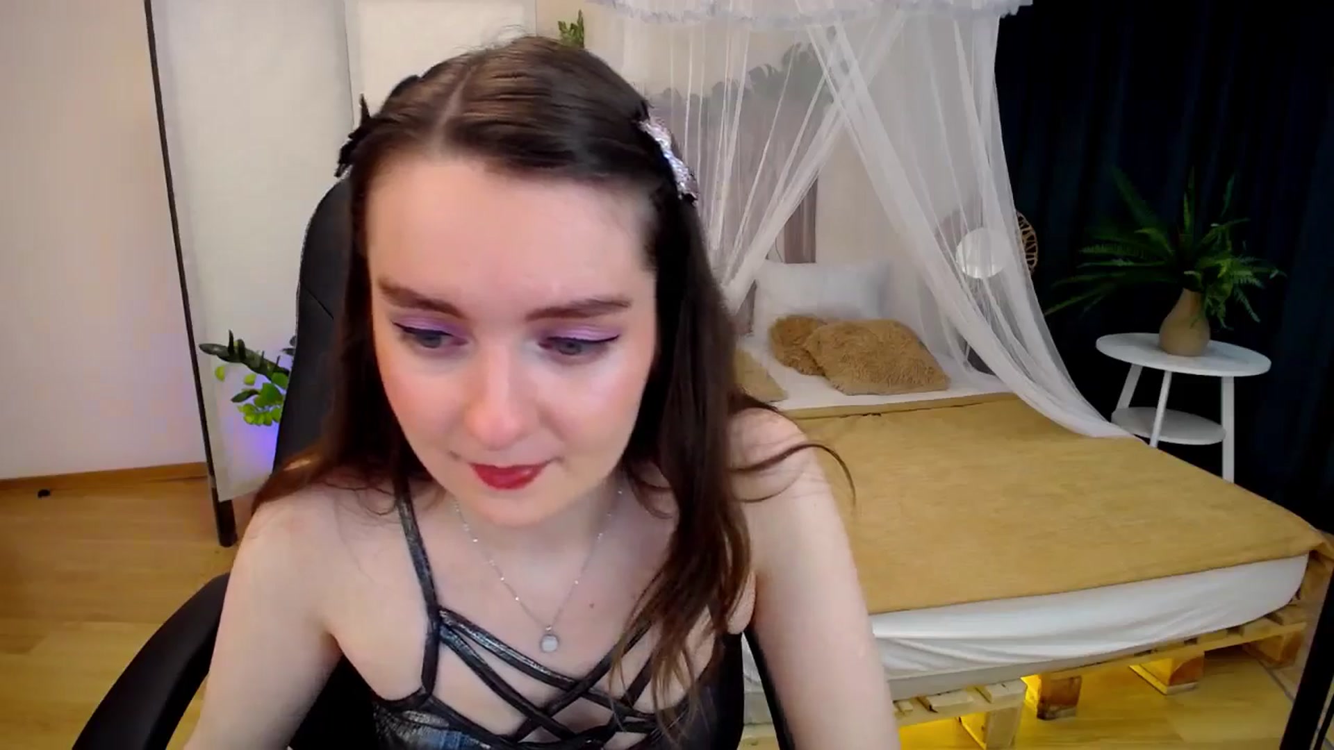 Gallery image thumbnail from Milim_Nava's myfreecams stream on, 10/03/2024, 19:31 image 10 of 20