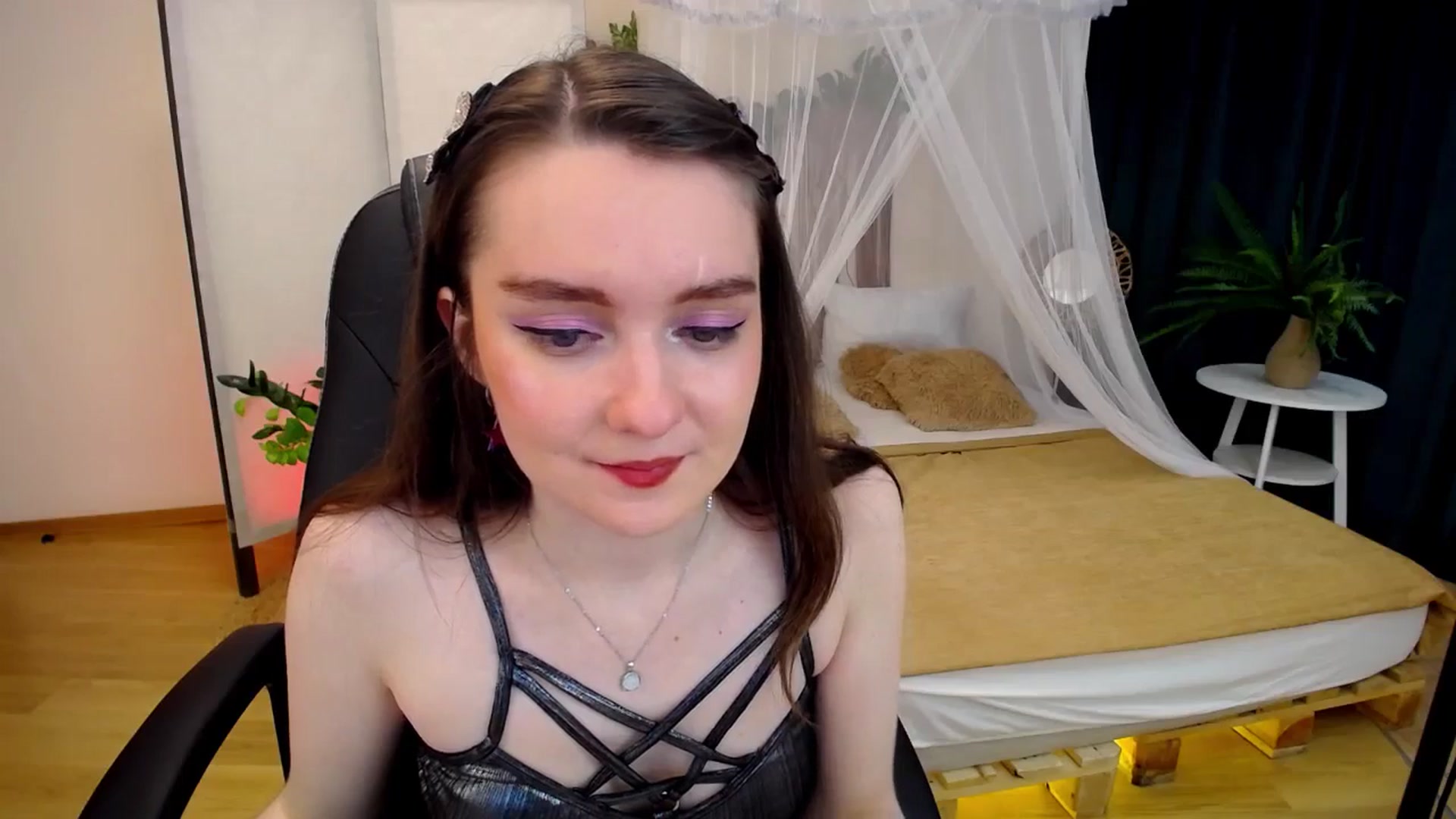 Gallery image thumbnail from Milim_Nava's myfreecams stream on, 10/03/2024, 19:31 image 8 of 20