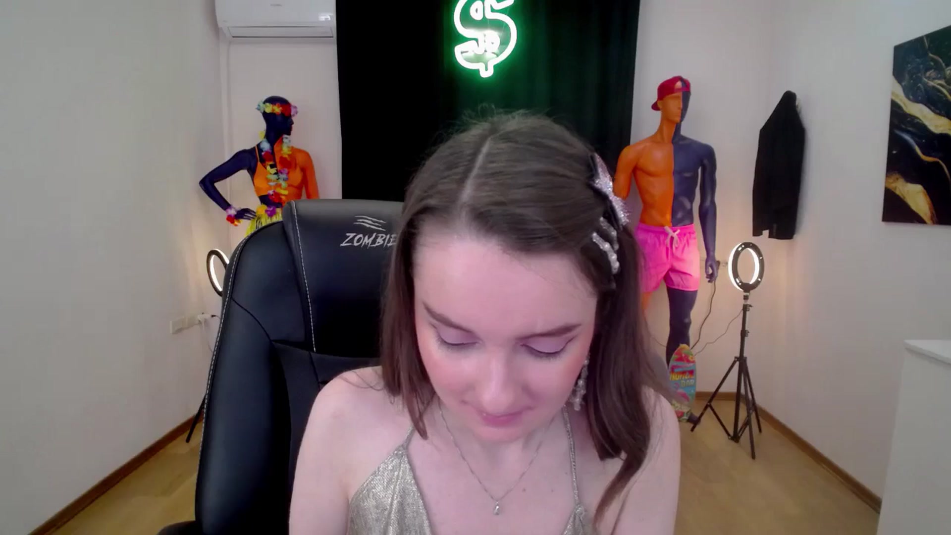 Gallery image thumbnail from Milim_Nava's myfreecams stream on, 10/08/2024, 09:52 image 15 of 20