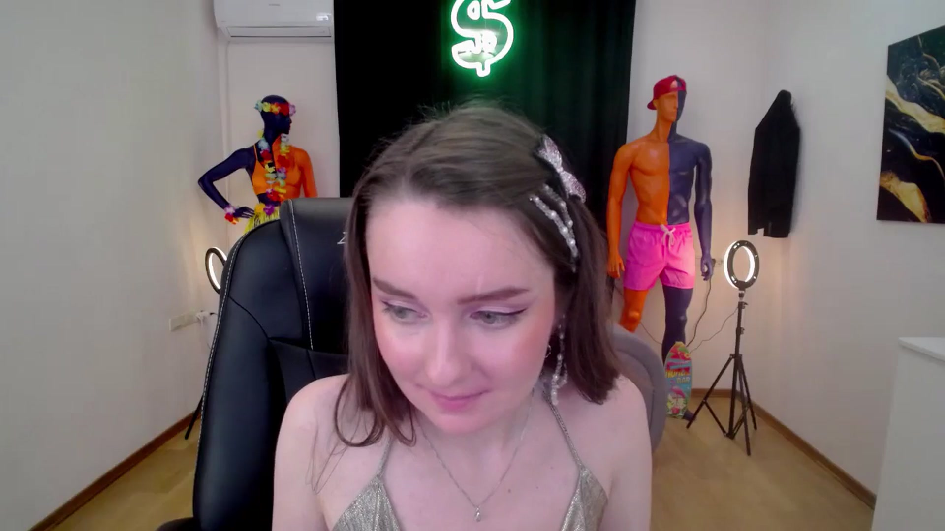 Gallery image thumbnail from Milim_Nava's myfreecams stream on, 10/08/2024, 09:52 image 17 of 20