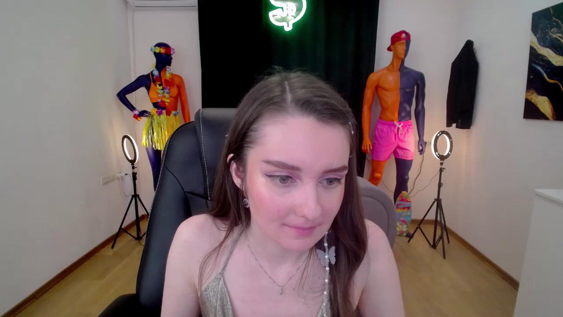 Gallery image thumbnail from Milim_Nava's myfreecams stream on, 10/08/2024, 10:20 image 18 of 20