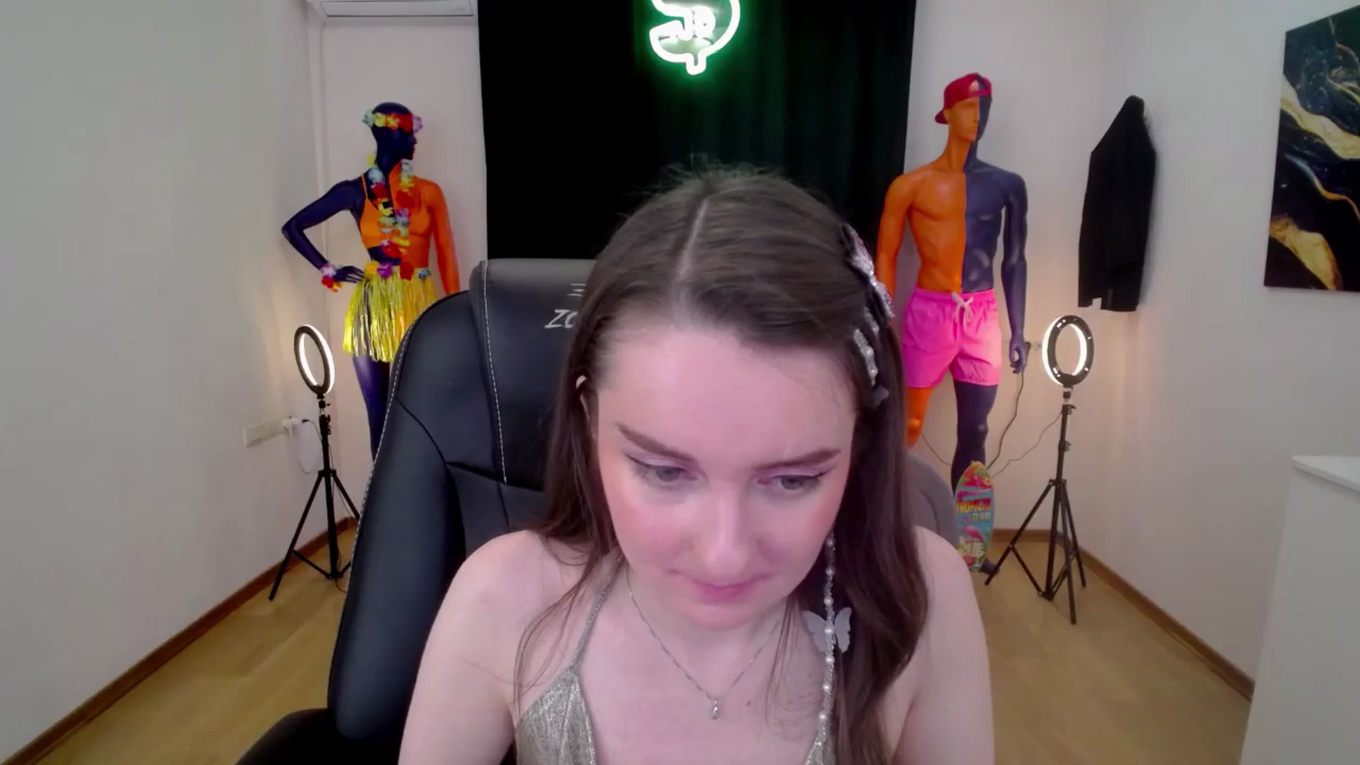 Gallery image thumbnail from Milim_Nava's myfreecams stream on, 10/08/2024, 10:20 image 17 of 20