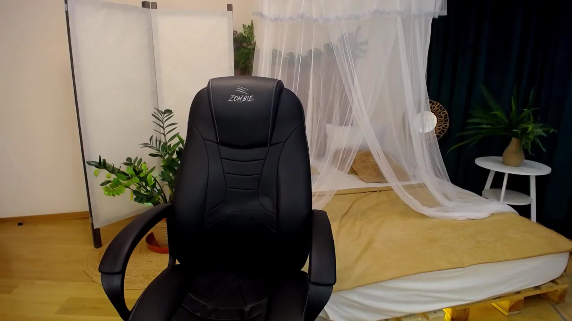Gallery image thumbnail from Milim_Nava's myfreecams stream on, 10/11/2024, 08:01 image 10 of 20