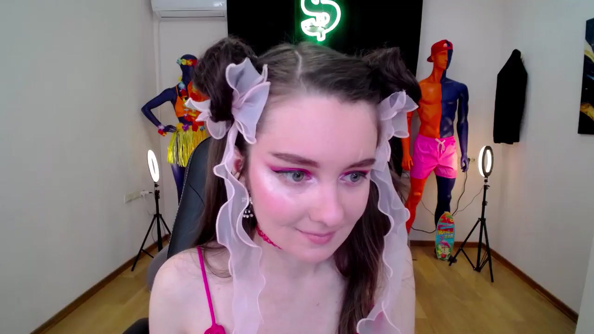 Gallery image thumbnail from Milim_Nava's myfreecams stream on, 10/16/2024, 18:49 image 4 of 20