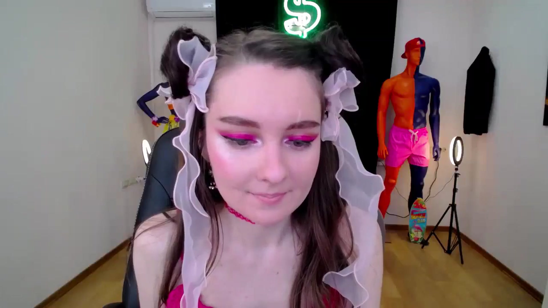 Gallery image thumbnail from Milim_Nava's myfreecams stream on, 10/16/2024, 19:21 image 12 of 20