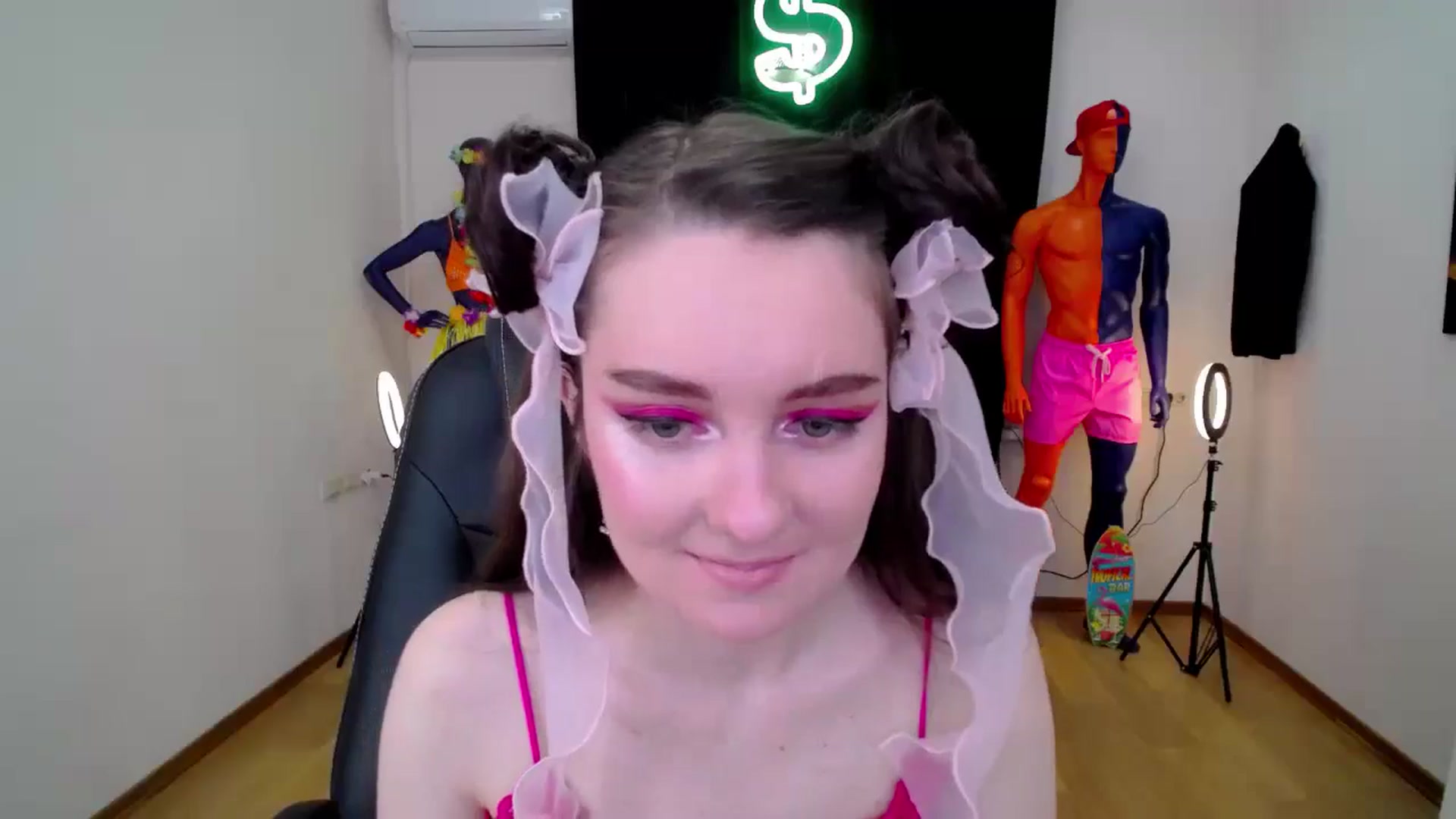 Gallery image thumbnail from Milim_Nava's myfreecams stream on, 10/16/2024, 19:21 image 16 of 20