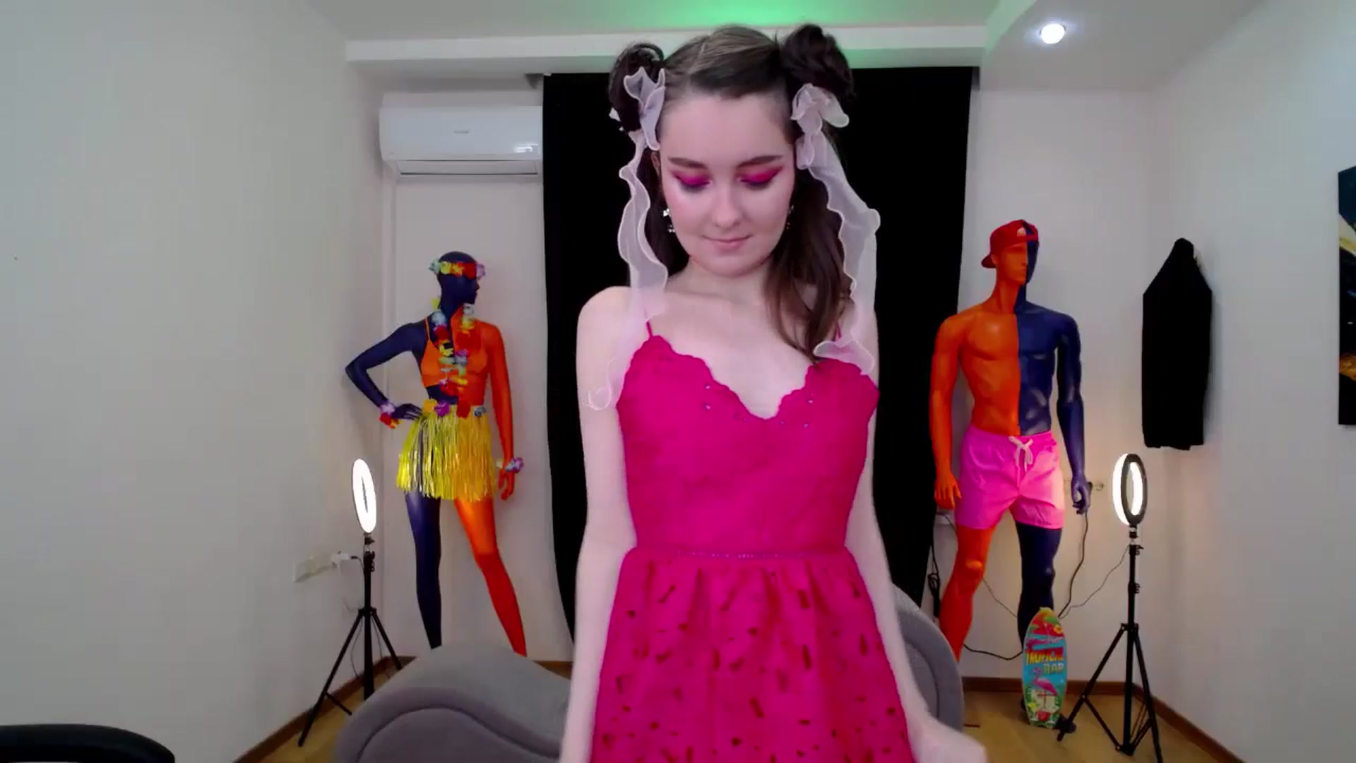 Gallery image thumbnail from Milim_Nava's myfreecams stream on, 10/16/2024, 19:21 image 19 of 20