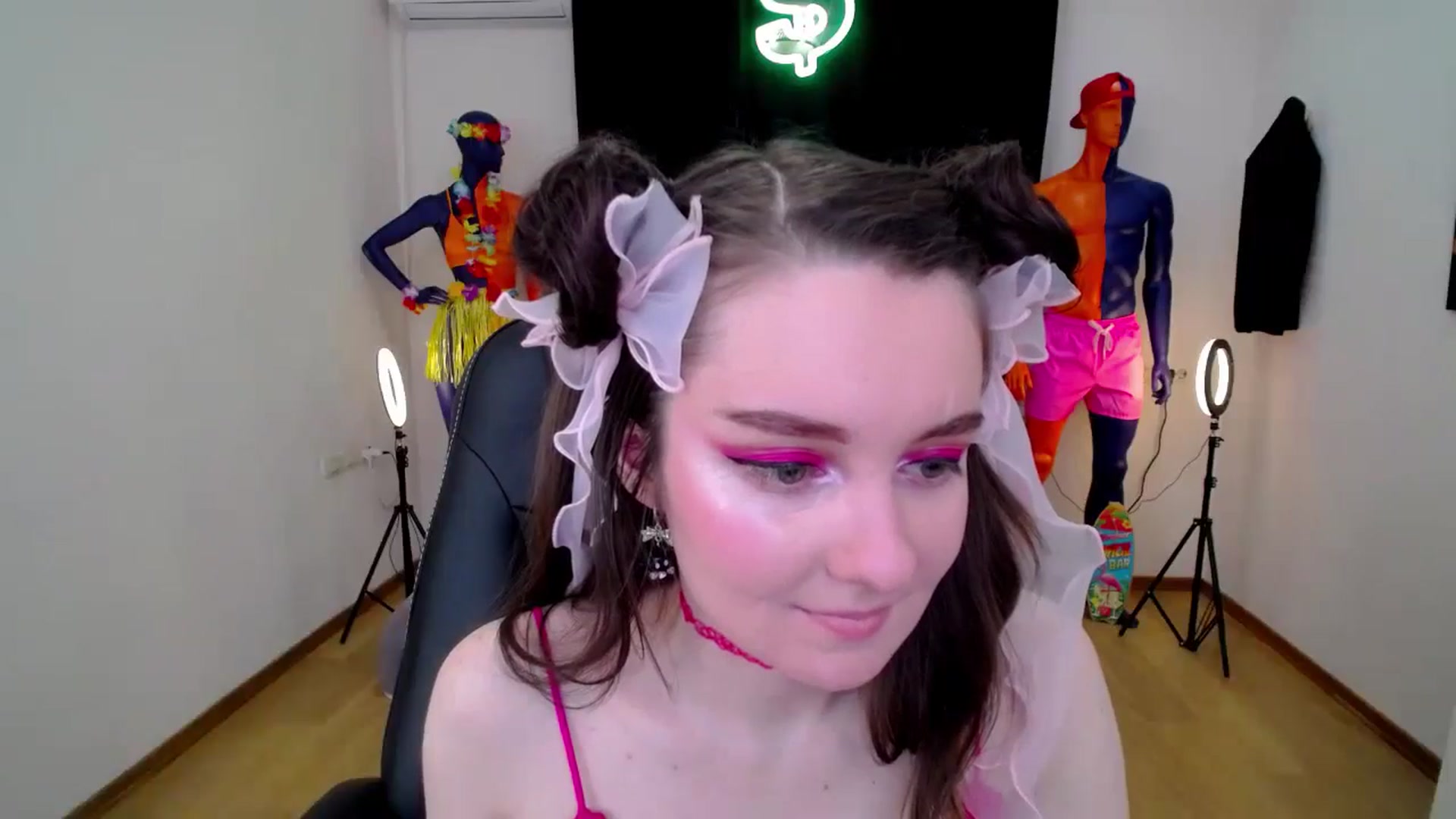 Gallery image thumbnail from Milim_Nava's myfreecams stream on, 10/16/2024, 19:21 image 9 of 20