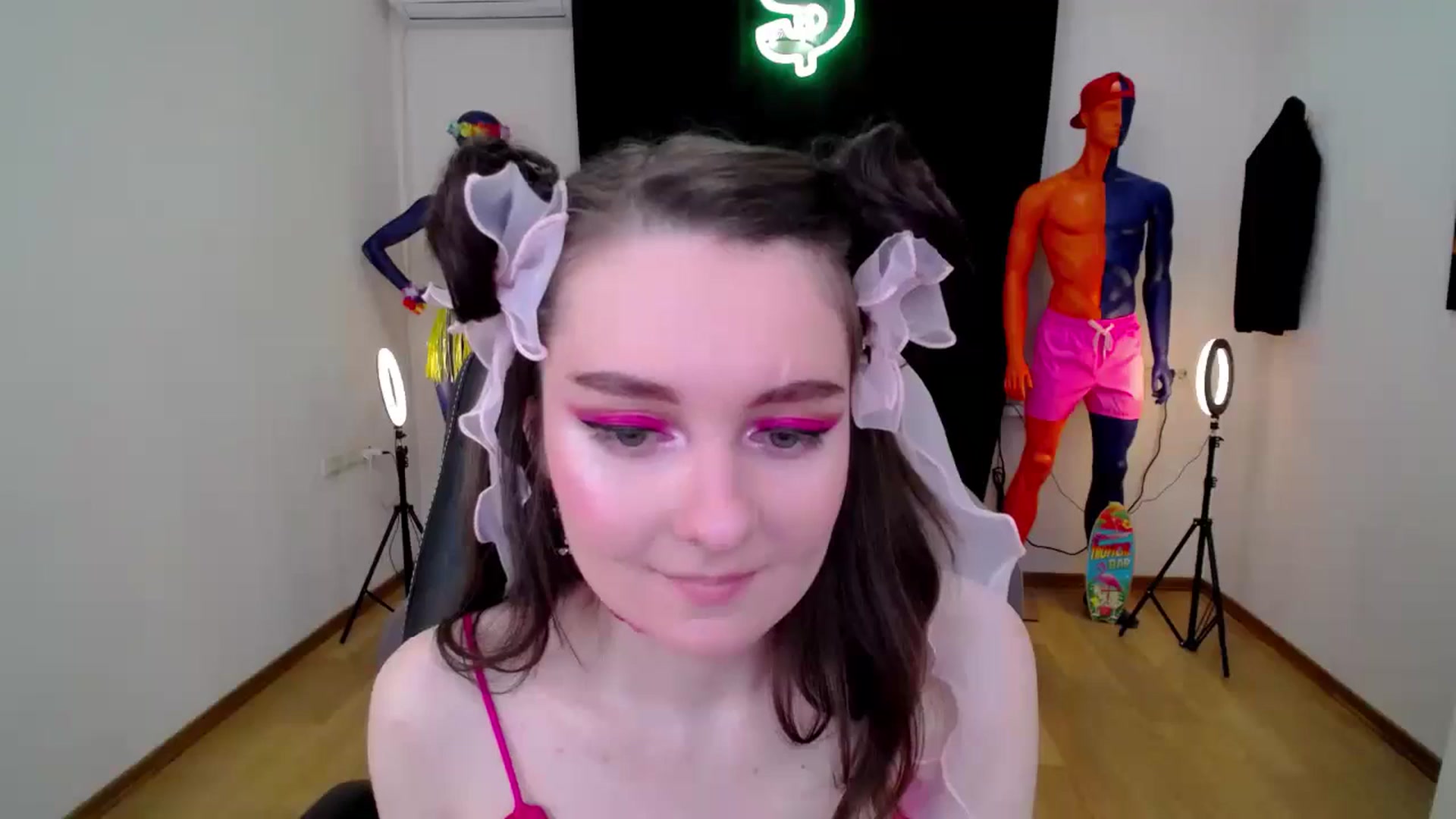 Gallery image thumbnail from Milim_Nava's myfreecams stream on, 10/16/2024, 19:21 image 8 of 20
