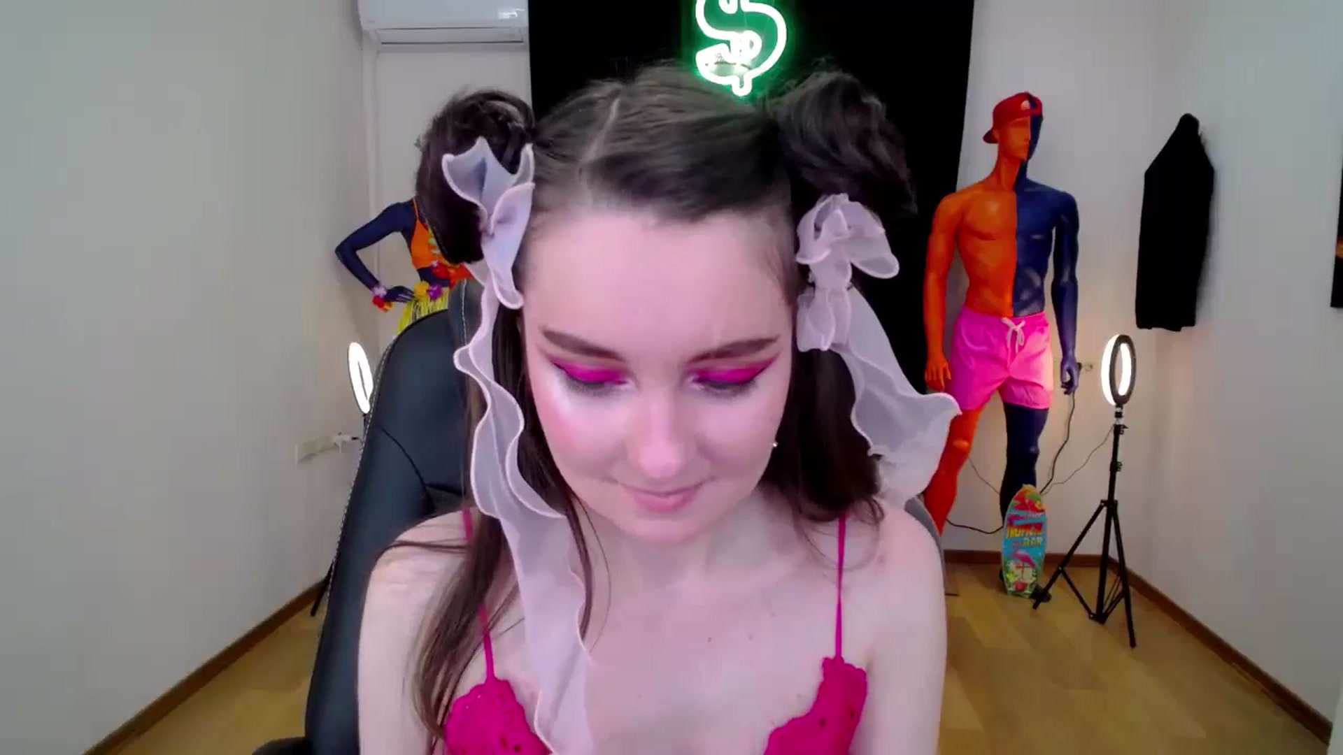 Gallery image thumbnail from Milim_Nava's myfreecams stream on, 10/16/2024, 19:21 image 14 of 20