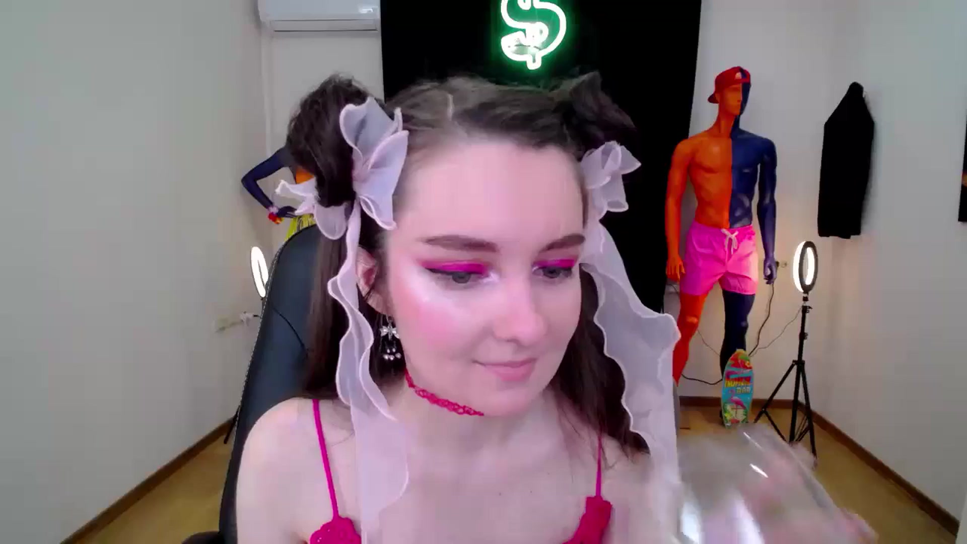 Gallery image thumbnail from Milim_Nava's myfreecams stream on, 10/16/2024, 19:21 image 17 of 20