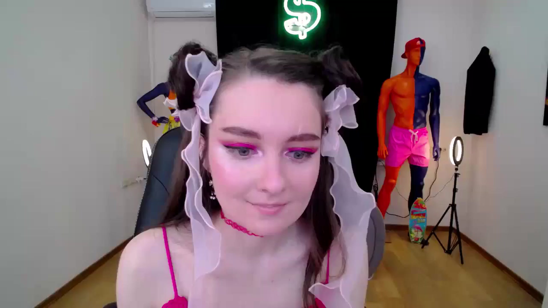 Gallery image thumbnail from Milim_Nava's myfreecams stream on, 10/16/2024, 19:21 image 18 of 20