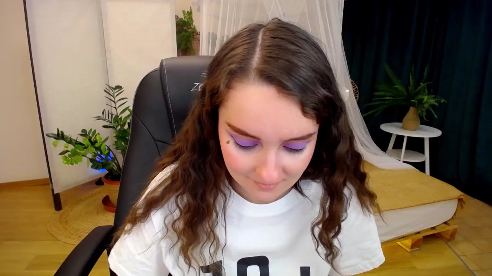 Gallery image thumbnail from Milim_Nava's myfreecams stream on, 10/17/2024, 18:35 image 16 of 20