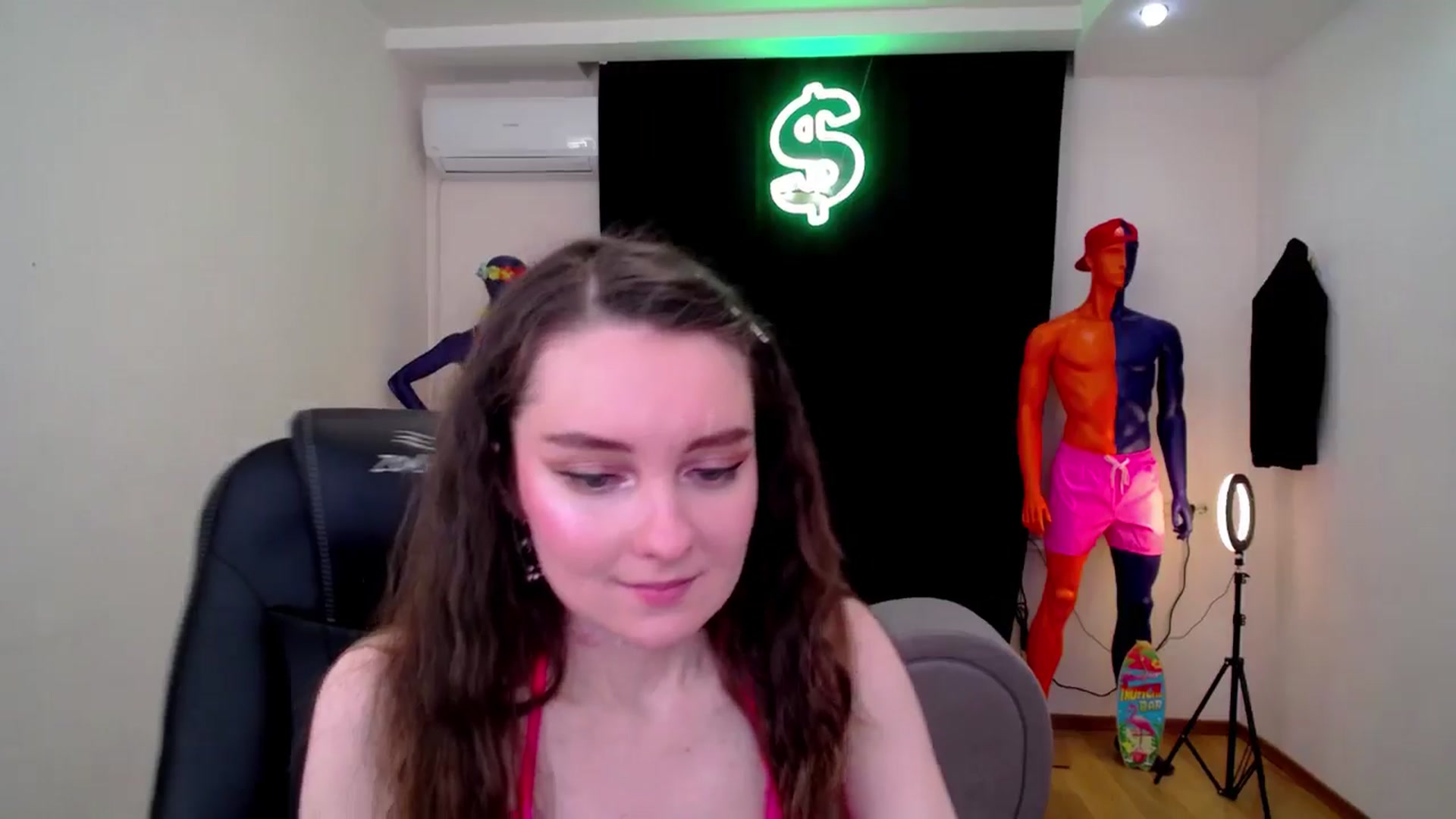 Gallery image thumbnail from Milim_Nava's myfreecams stream on, 10/18/2024, 15:34 image 17 of 20