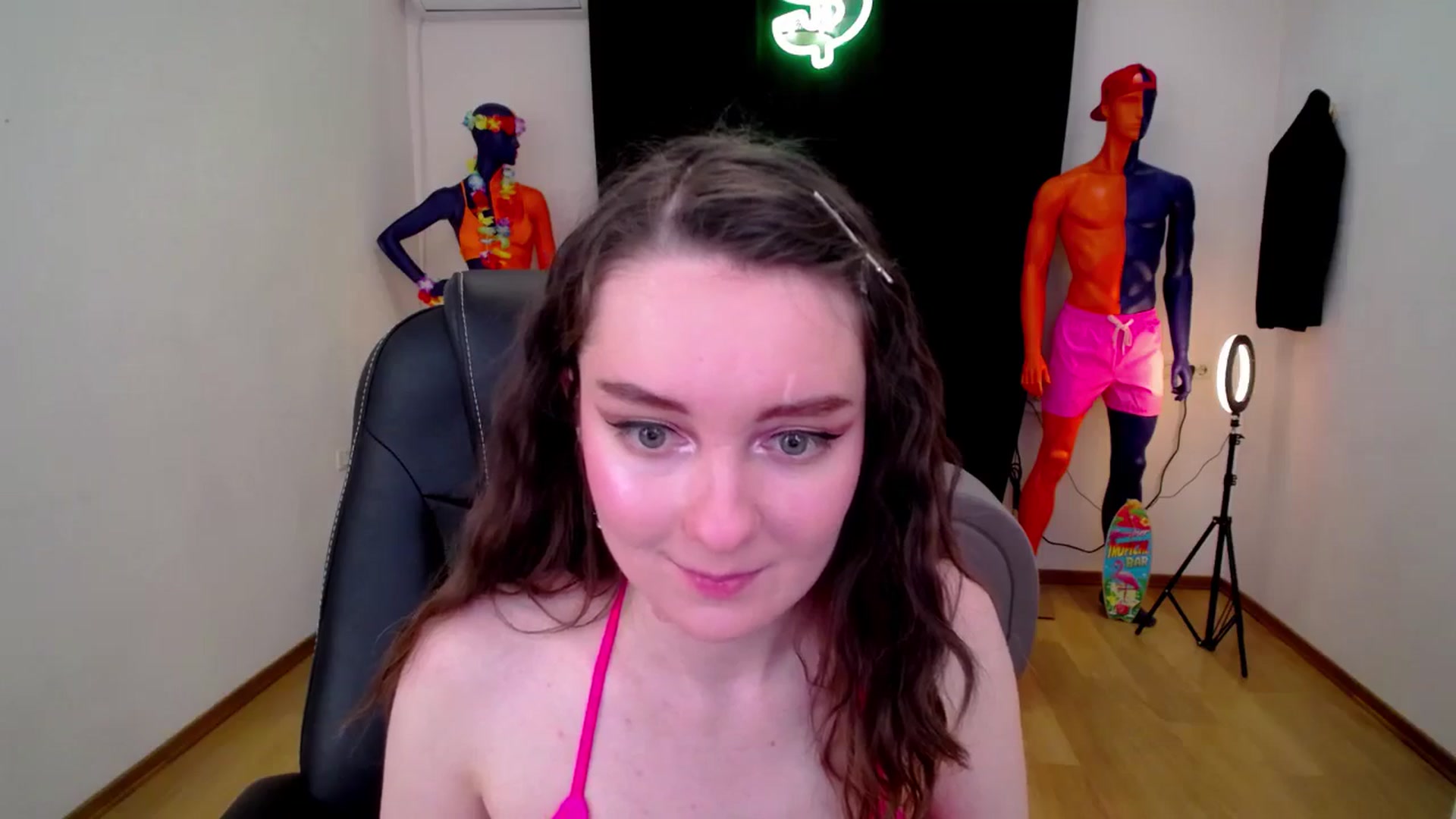 Gallery image thumbnail from Milim_Nava's myfreecams stream on, 10/18/2024, 15:34 image 9 of 20