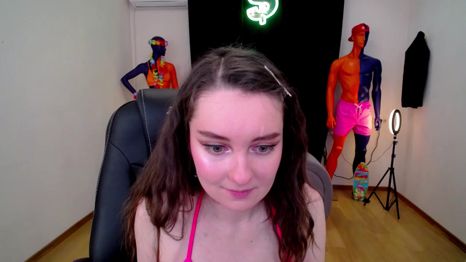Gallery image thumbnail from Milim_Nava's myfreecams stream on, 10/18/2024, 16:07 image 5 of 20